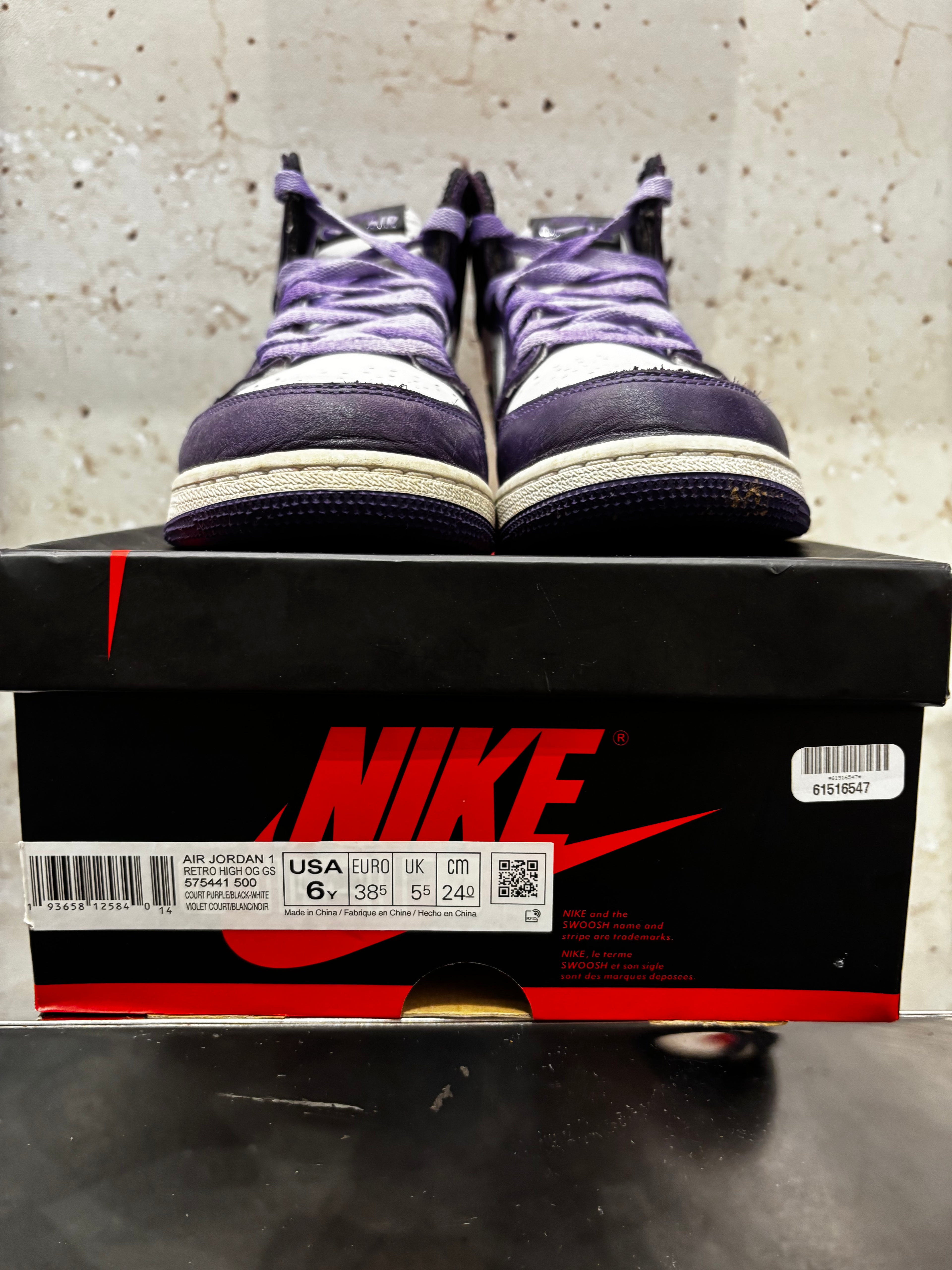 Jordan 1 High "Court Purple" Size 6Y Preowned