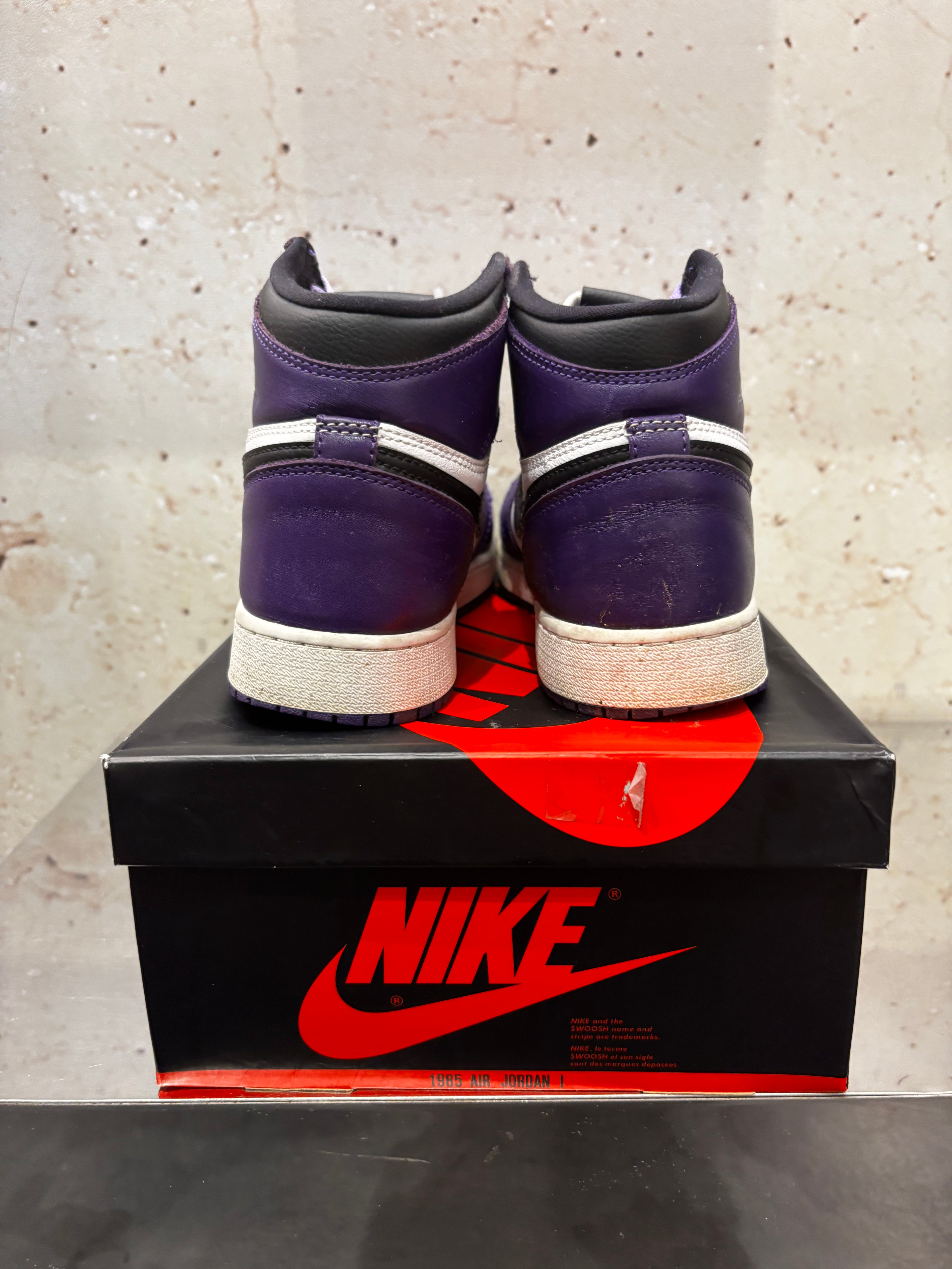 Jordan 1 High "Court Purple" Size 6Y Preowned
