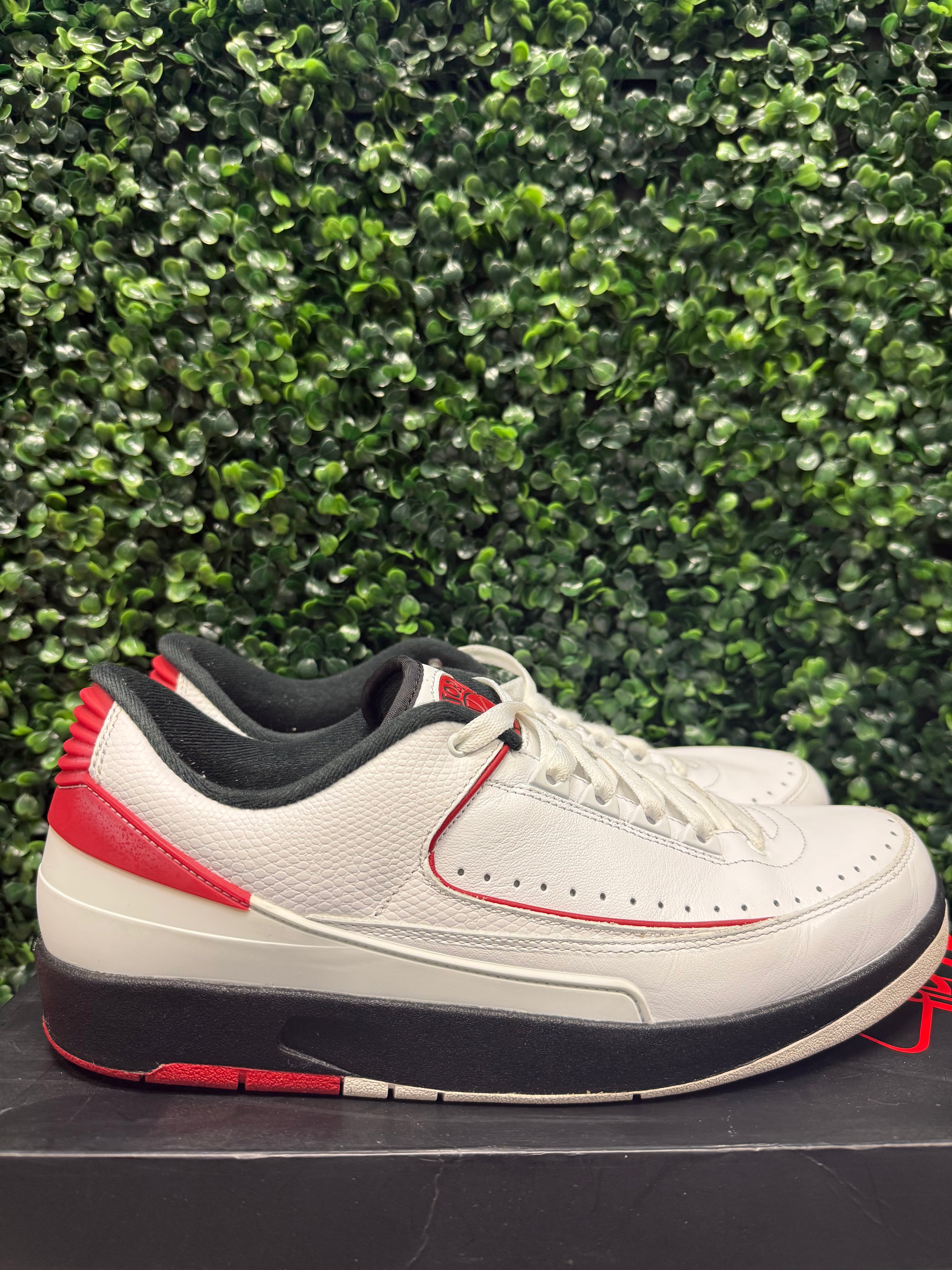 Jordan 2 Retro Low "Chicago" Size 11.5 Preowned