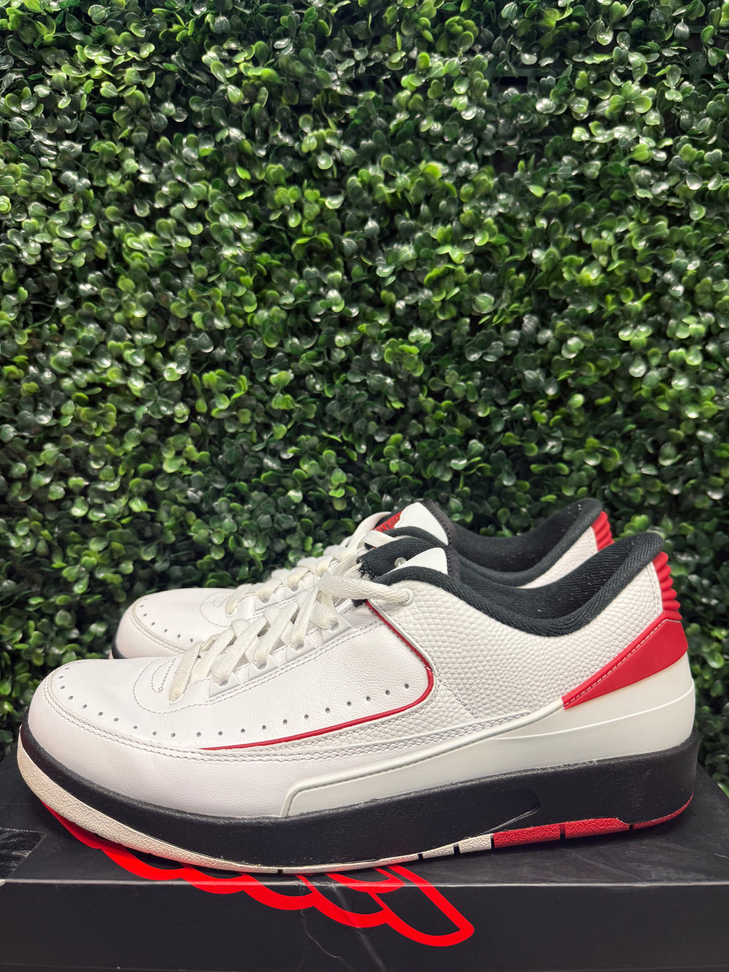 Jordan 2 Retro Low "Chicago" Size 11.5 Preowned