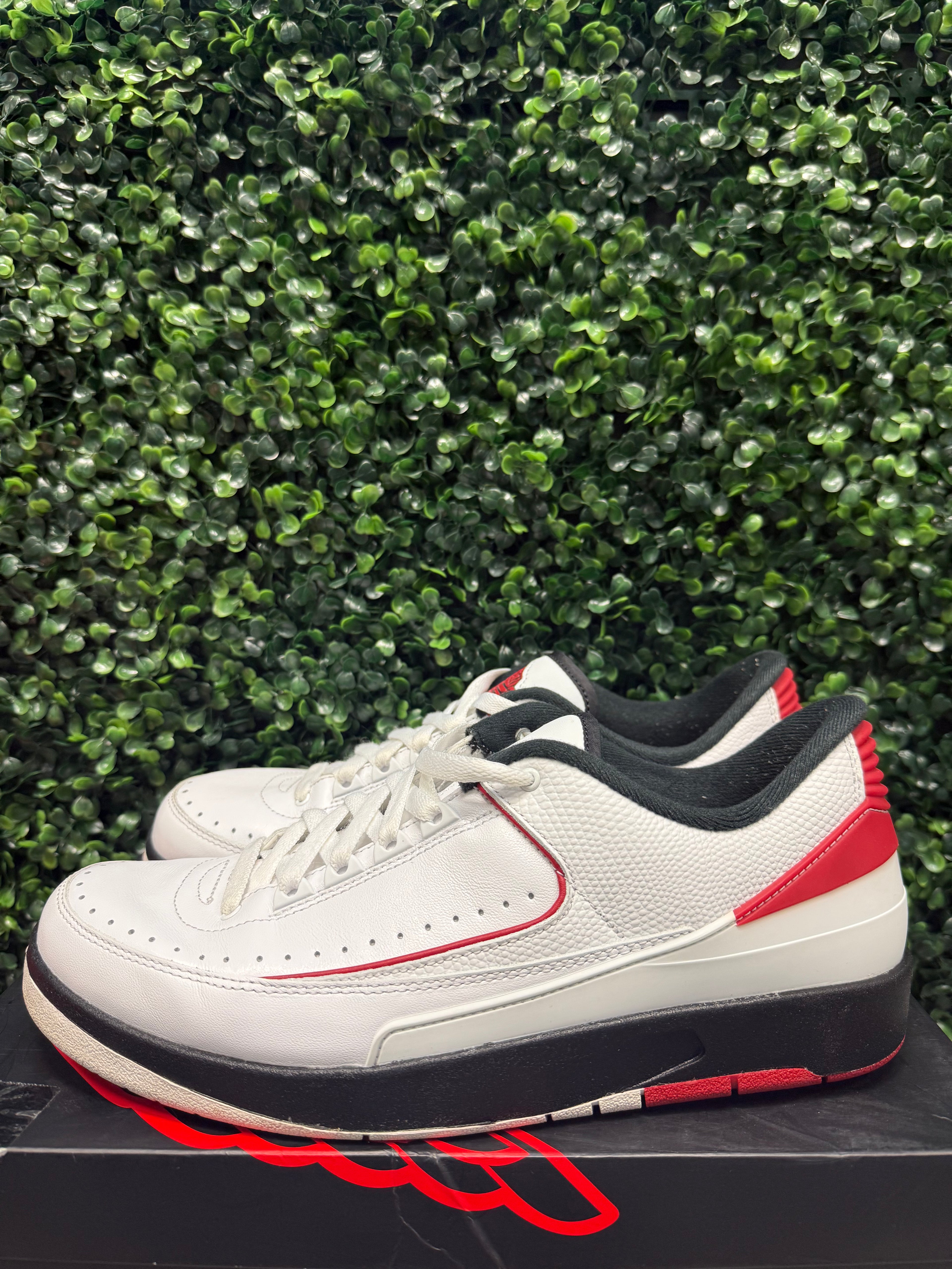 Jordan 2 Retro Low "Chicago" Size 11.5 Preowned