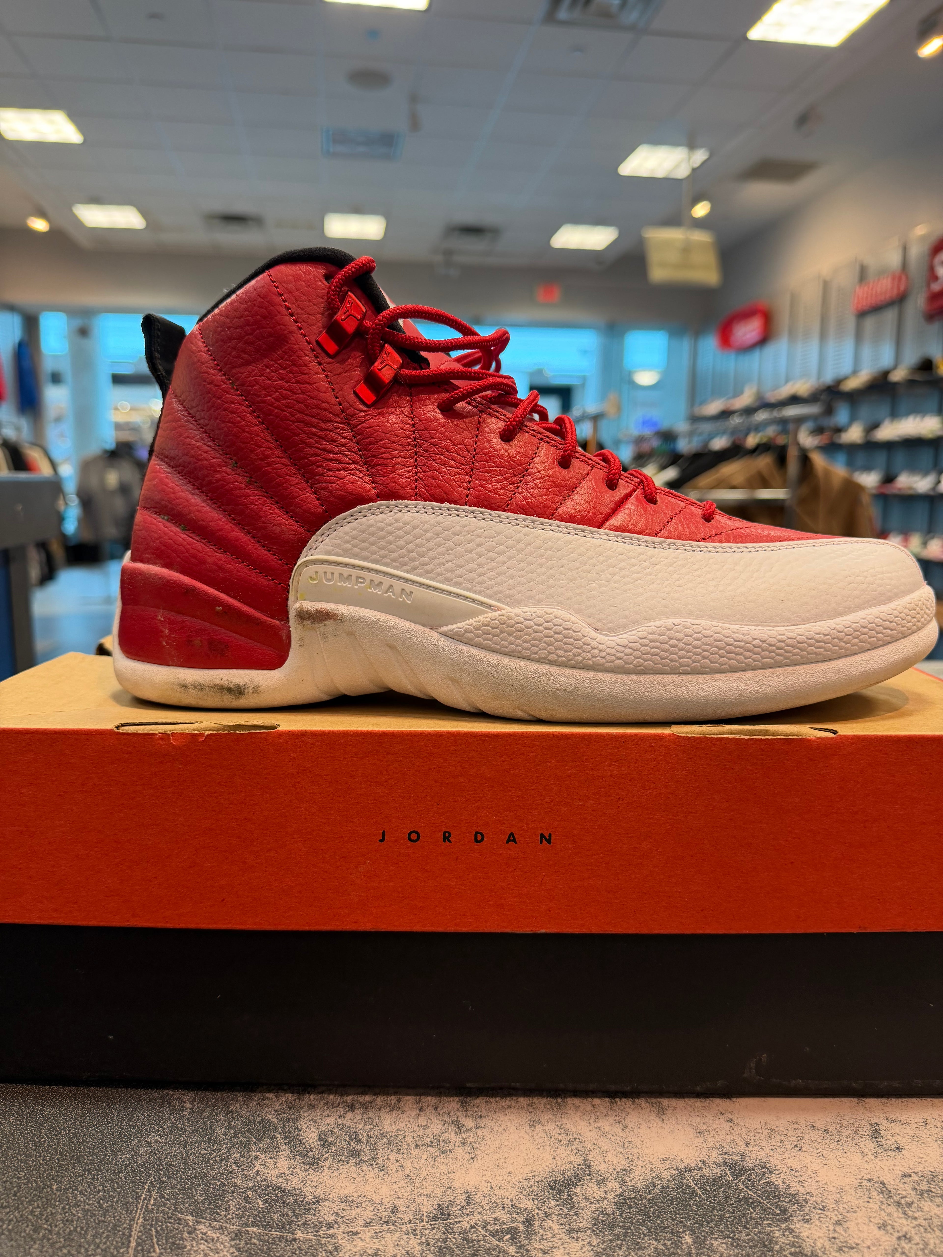 Jordan 12 Retro "Gym Red" (2016) Size 10 Preowned
