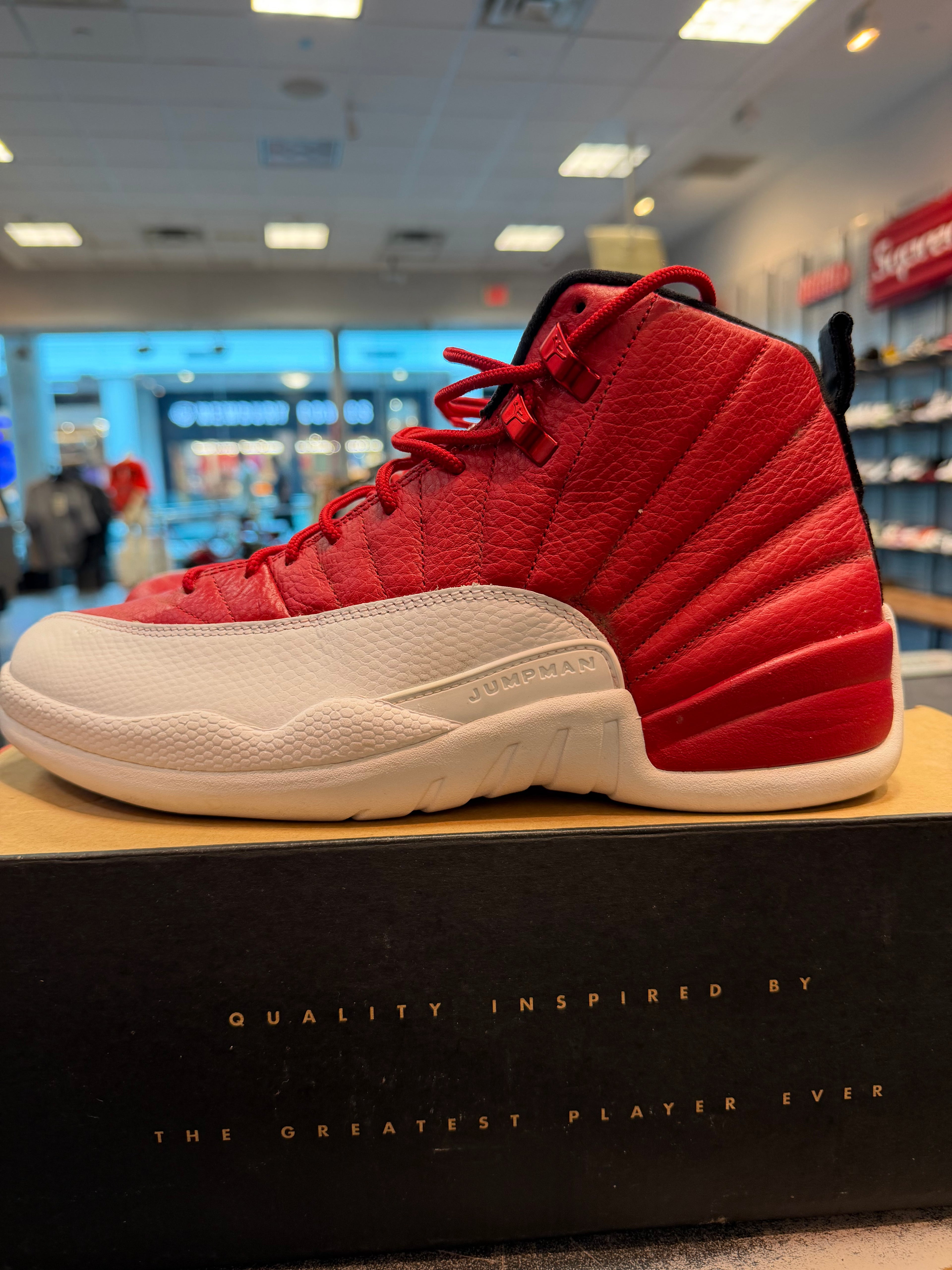 Jordan 12 Retro "Gym Red" (2016) Size 10 Preowned