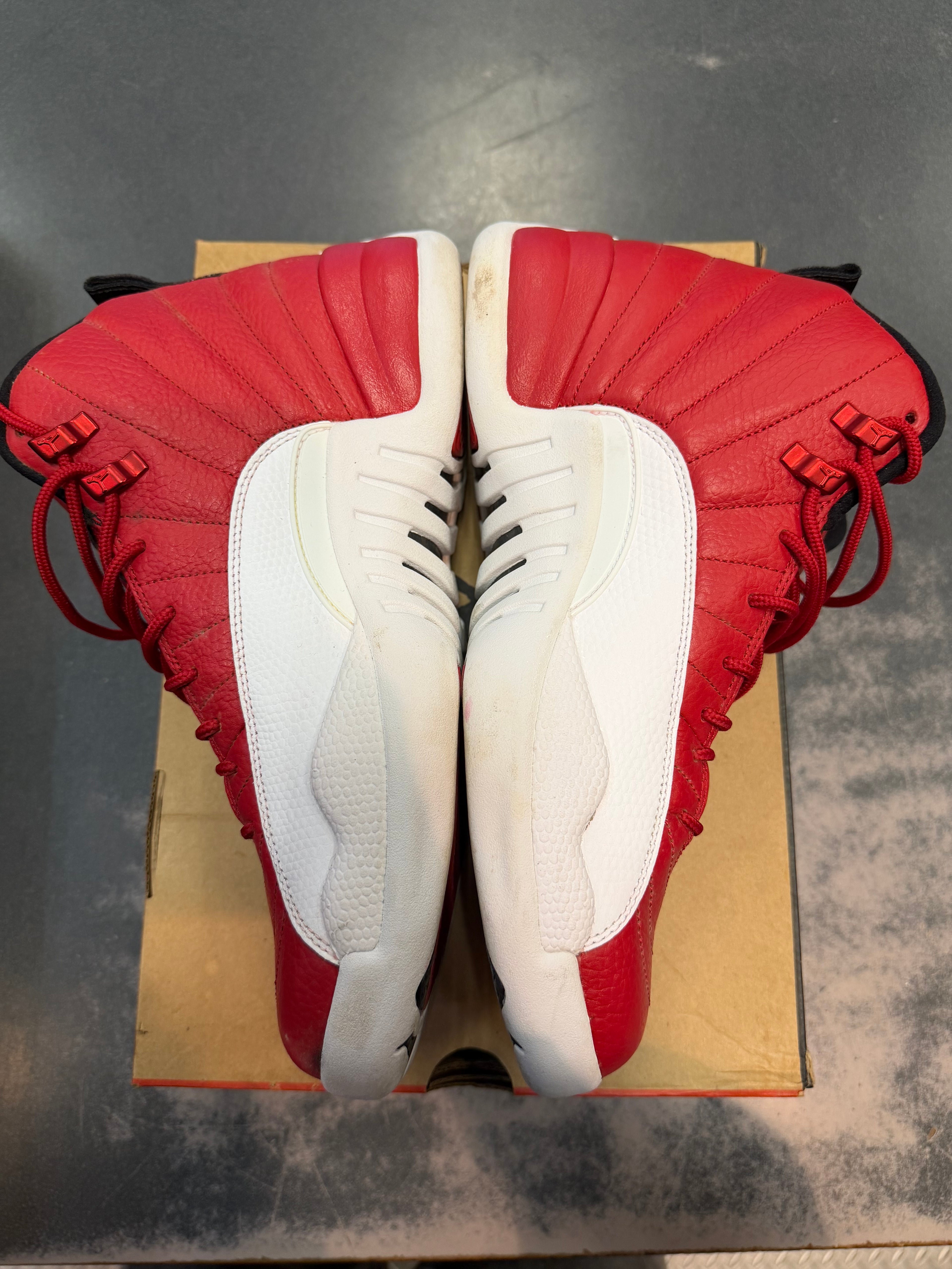 Jordan 12 Retro "Gym Red" (2016) Size 10 Preowned