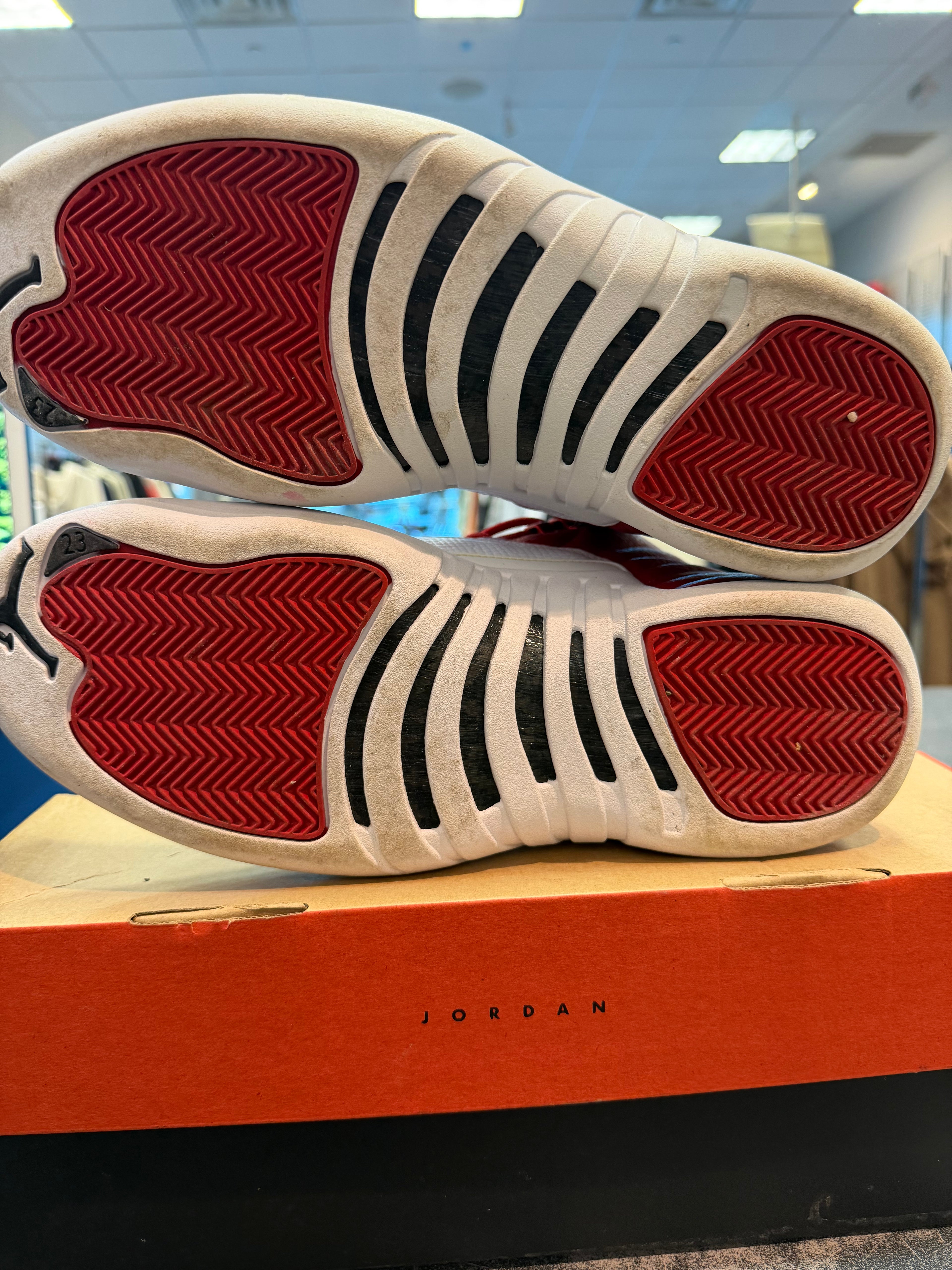 Jordan 12 Retro "Gym Red" (2016) Size 10 Preowned
