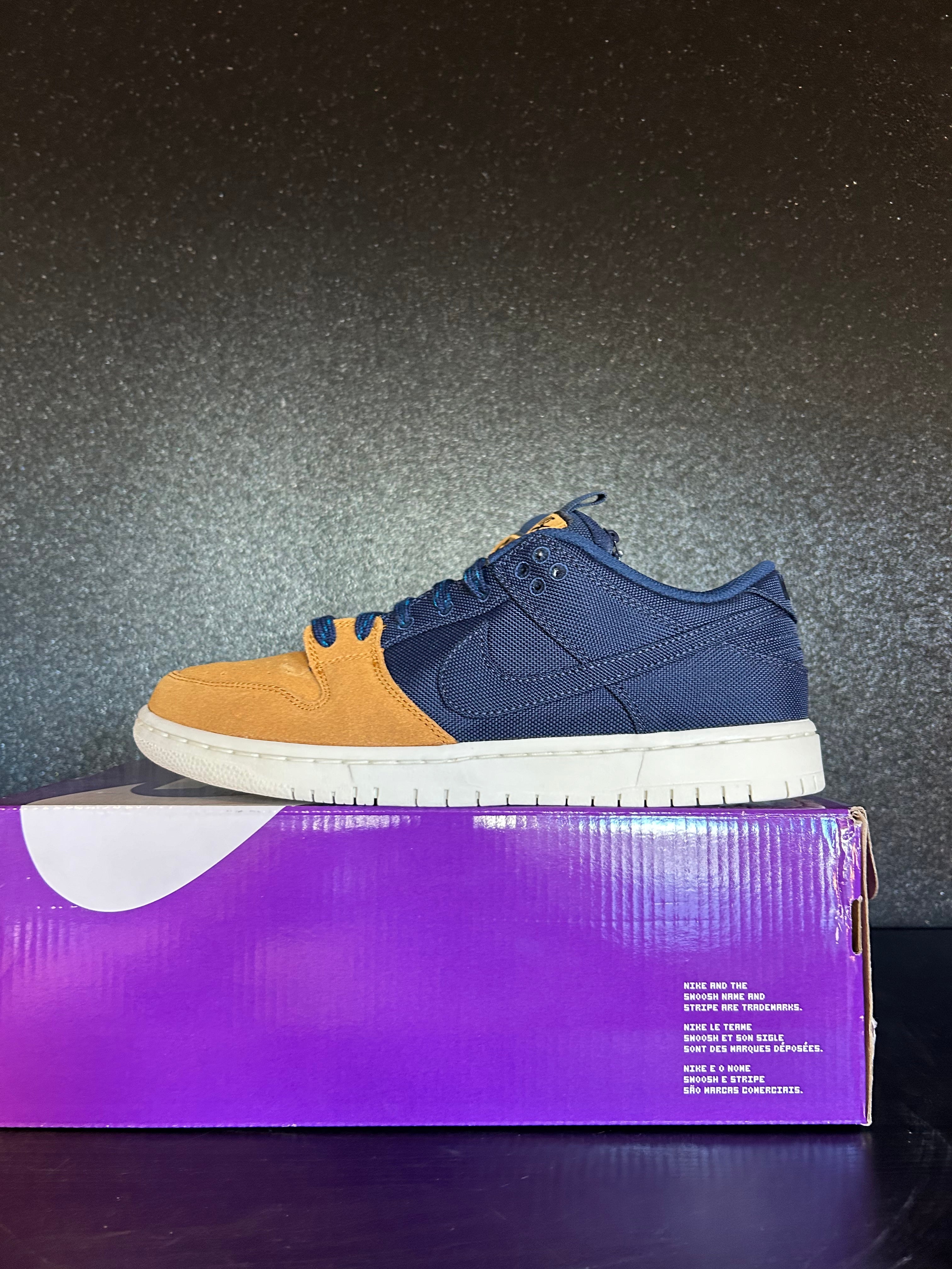 Nike SB Dunk Low Size 9.5 Preowned