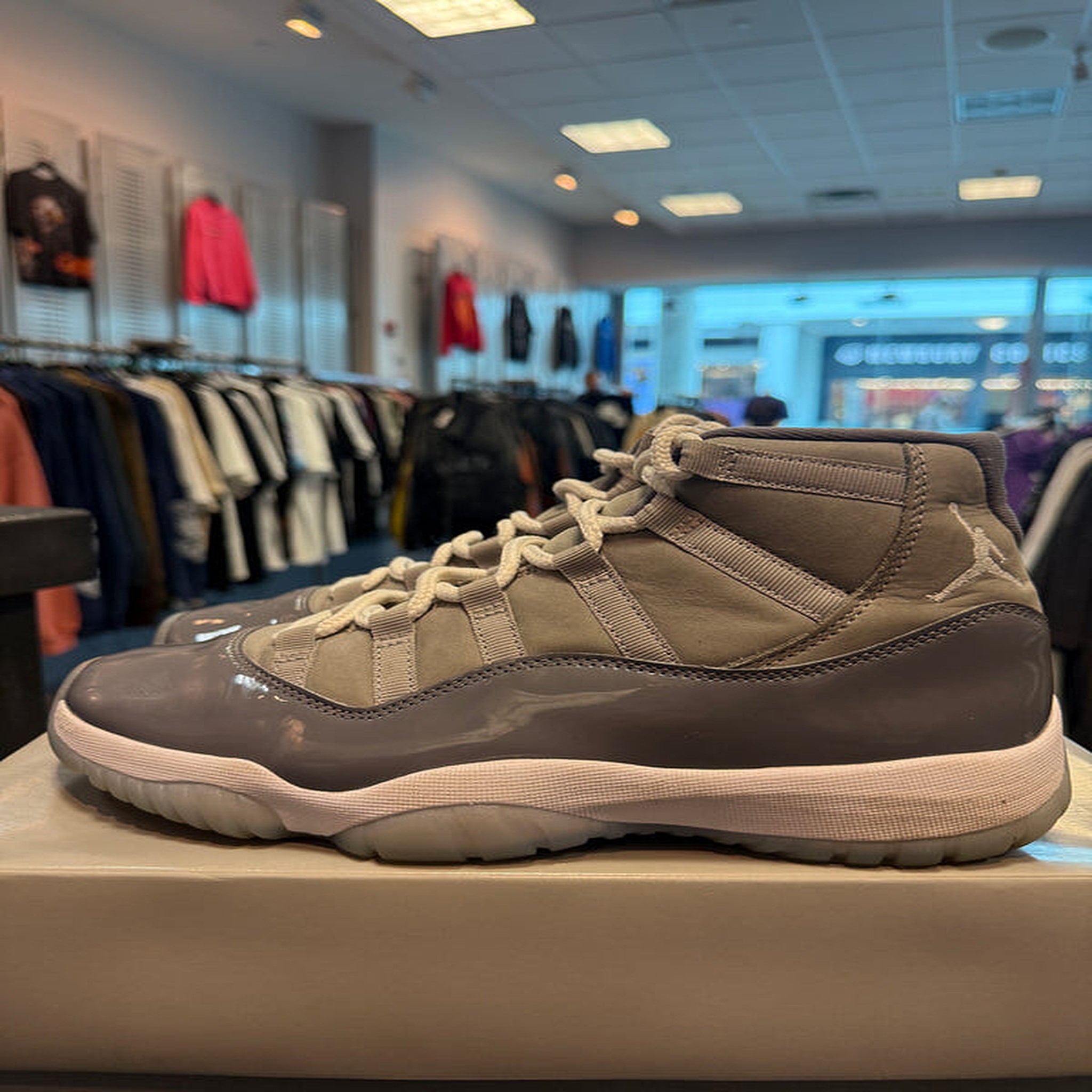 Jordan 11 Retro 'Cool Grey' Size 10M Preowned