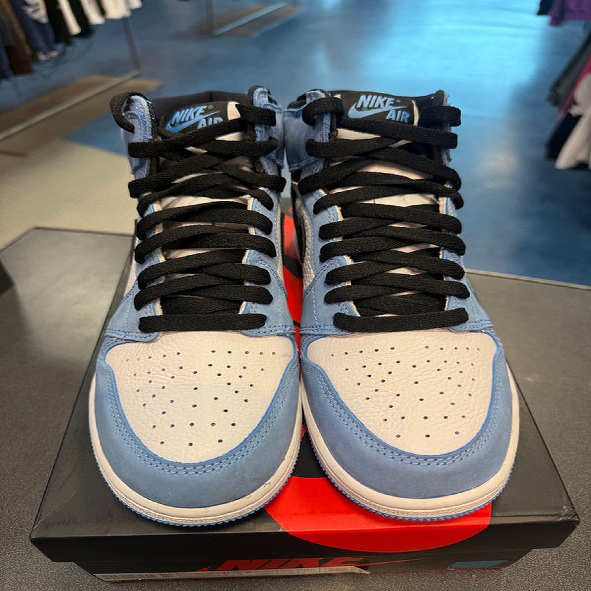Jordan 1 Retro High OG University Blue (GS) Size 7Y Preowned