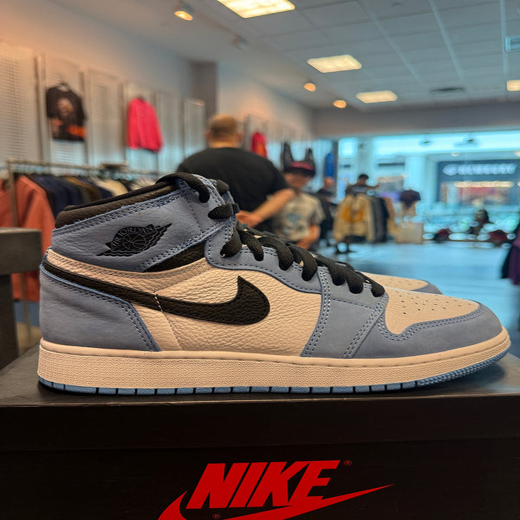 Jordan 1 Retro High OG University Blue (GS) Size 7Y Preowned