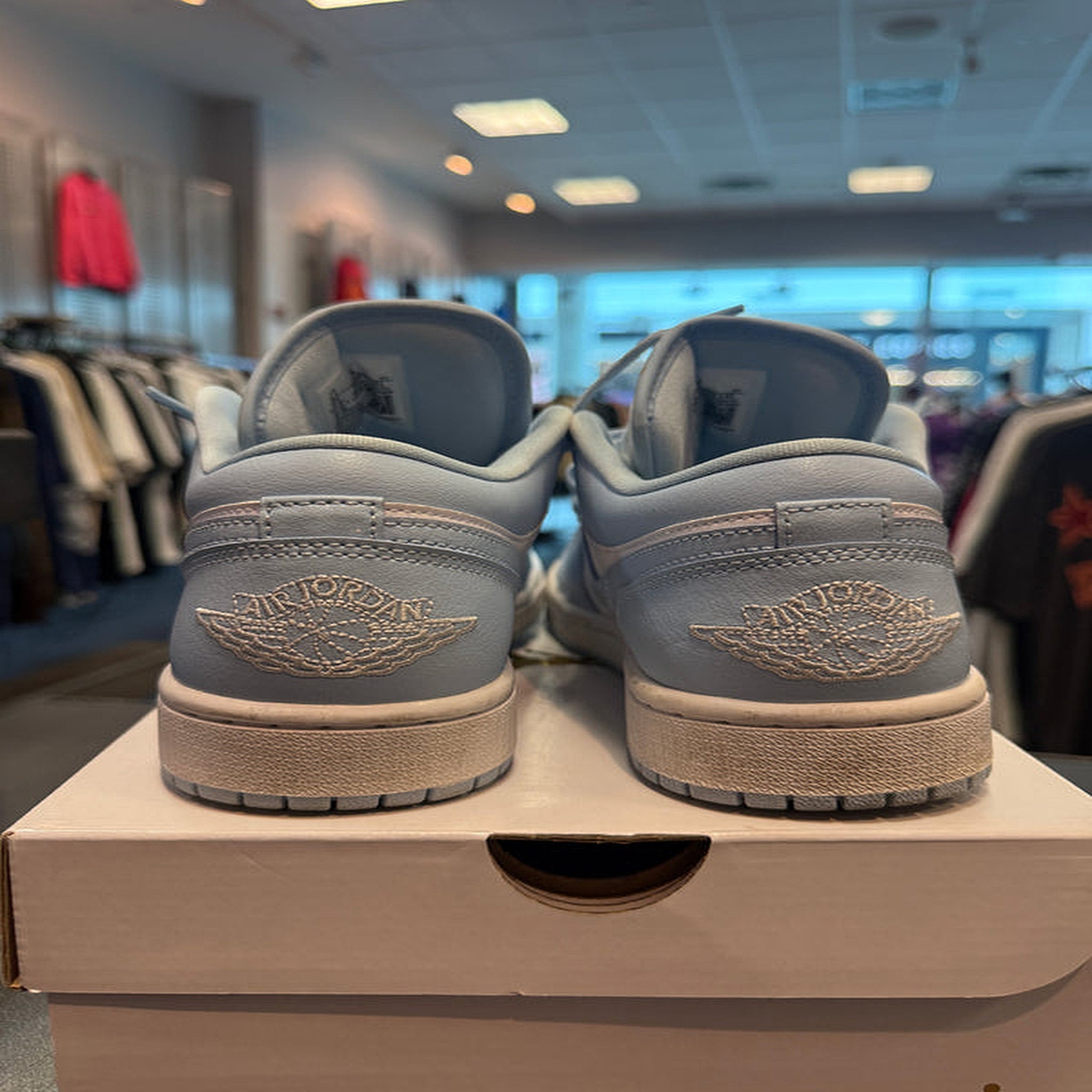 Jordan 1 Low White Ice Blue Size 8.5W Preowned