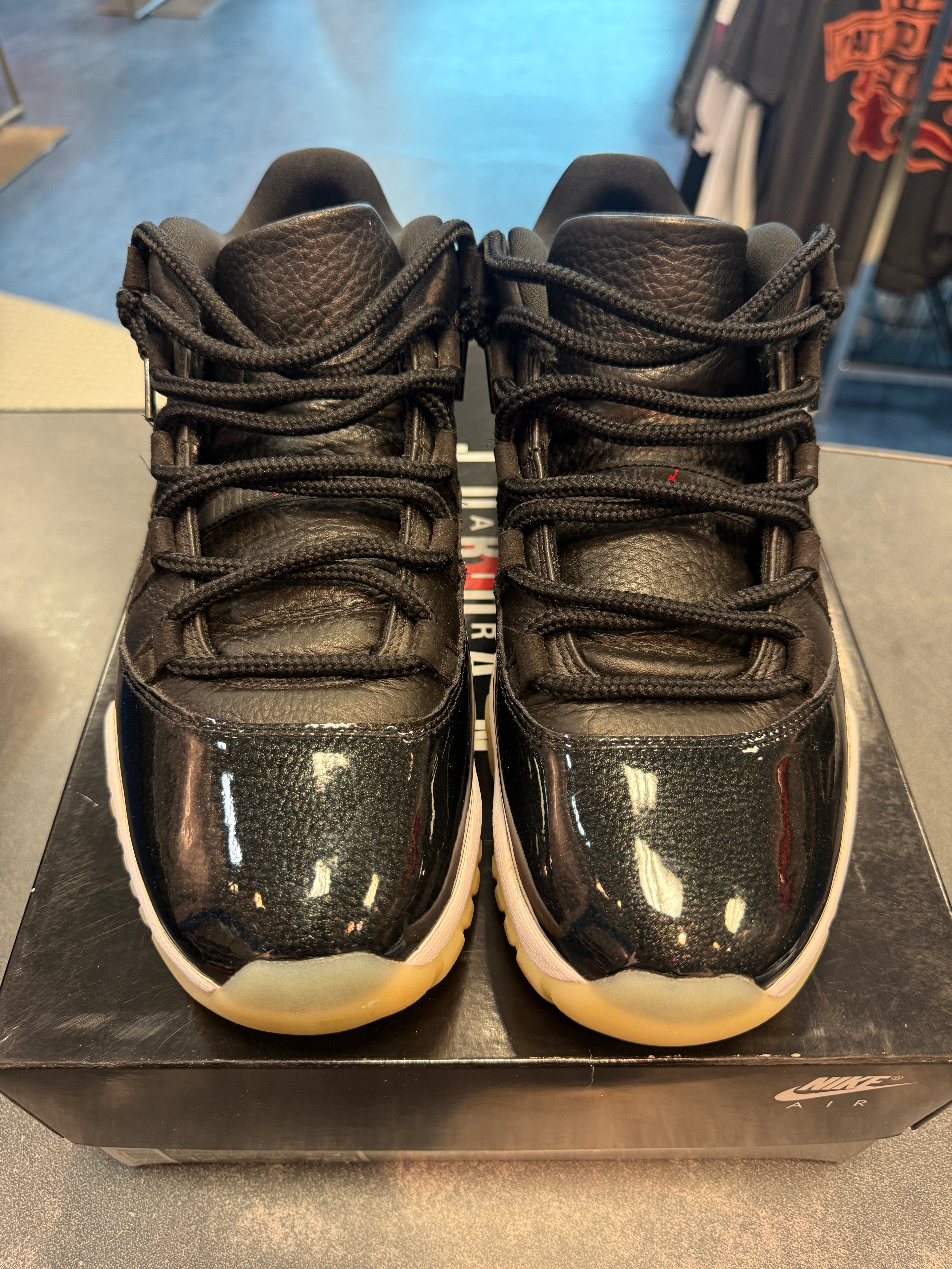 Jordan 11 Retro Low "72-10" Size 12.5M Preowned