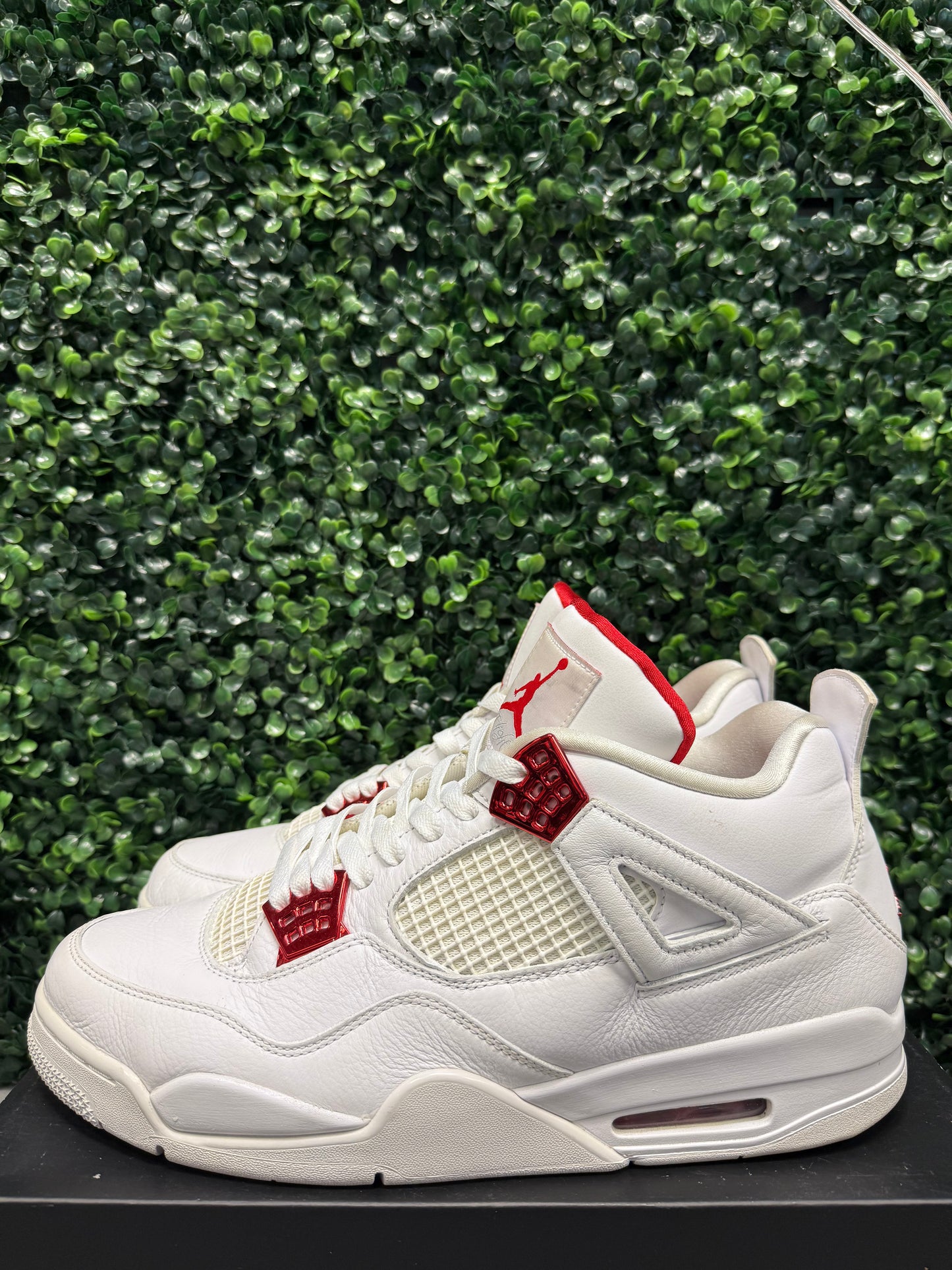 Jordan 4 "Metallic Red" Size 13 Preowned