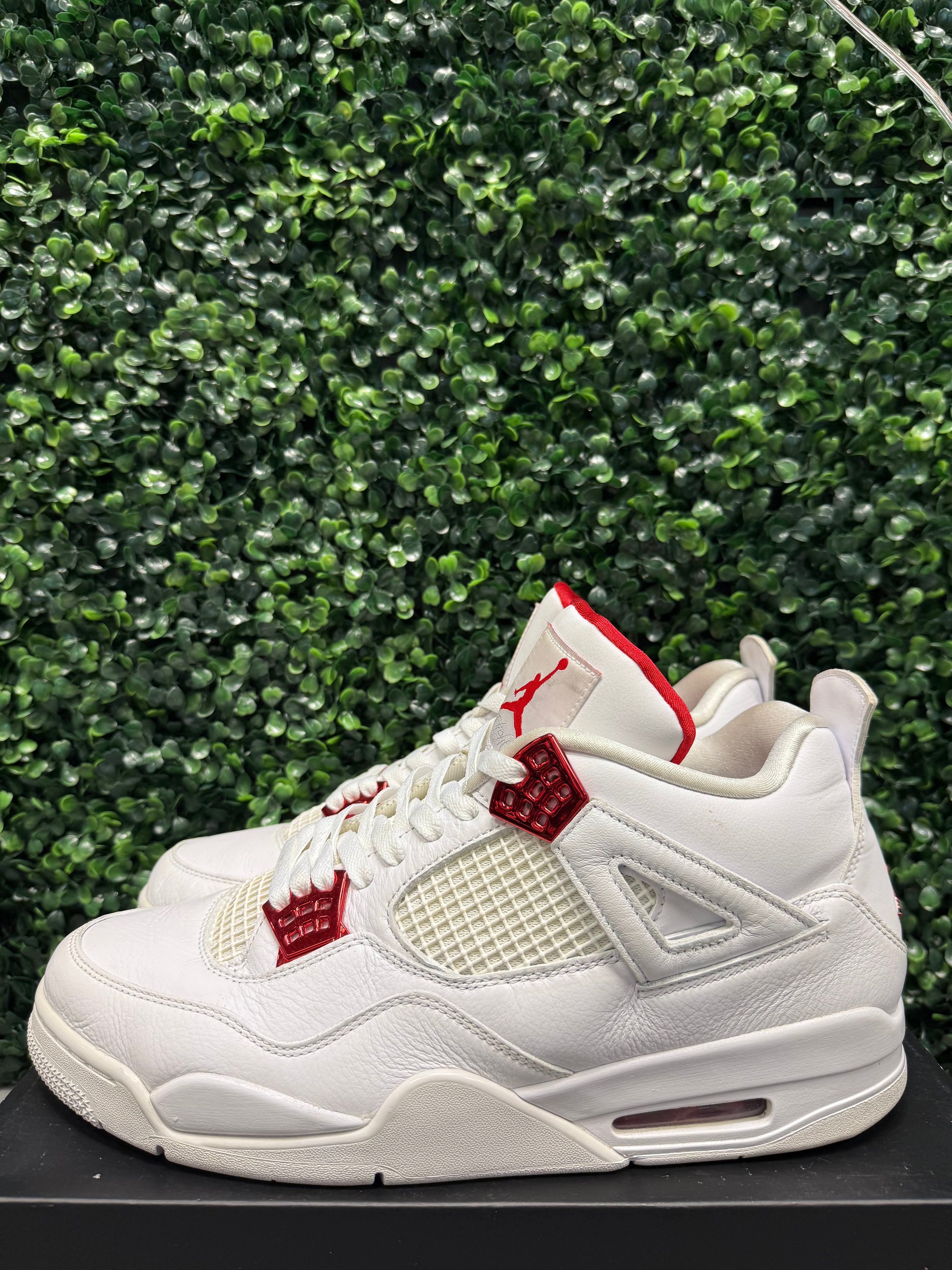 Jordan 4 "Metallic Red" Size 13 Preowned