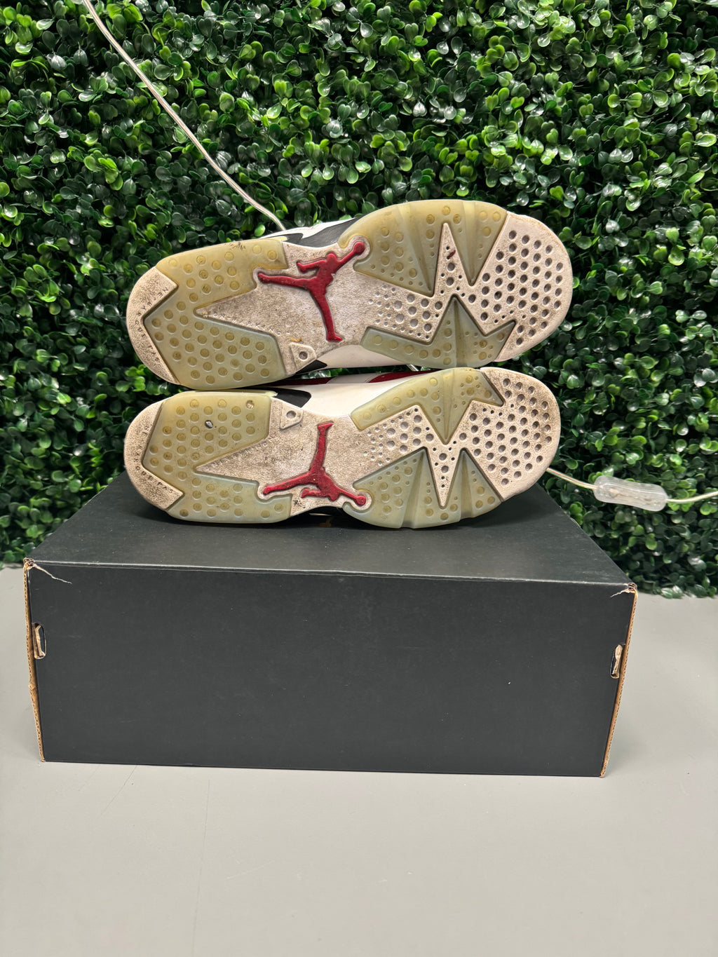 Jordan 6 "Carmine" Size 7Y Preowned