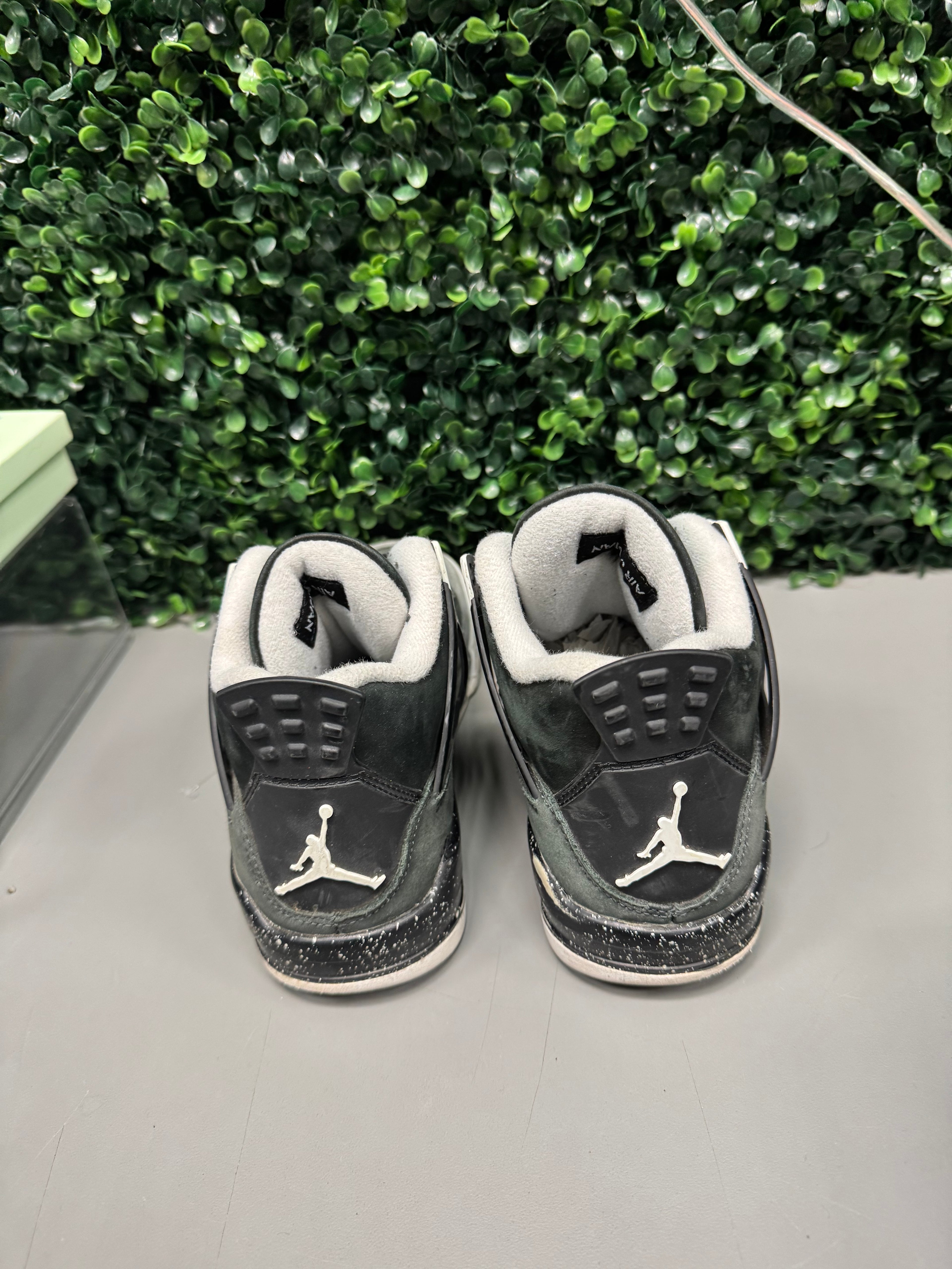 Jordan 4 "Fear" Size 5.5 Preowned