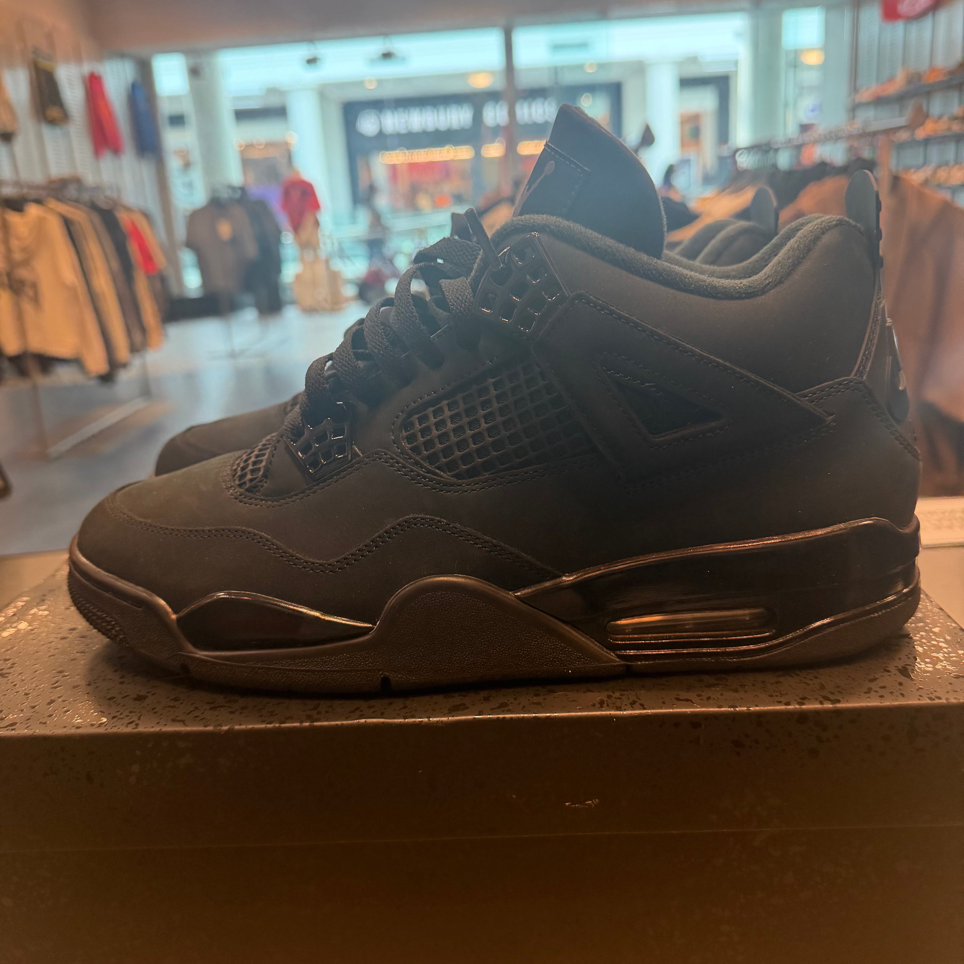 Jordan 4 Retro Black Cat (2025) Size 12 Preowned