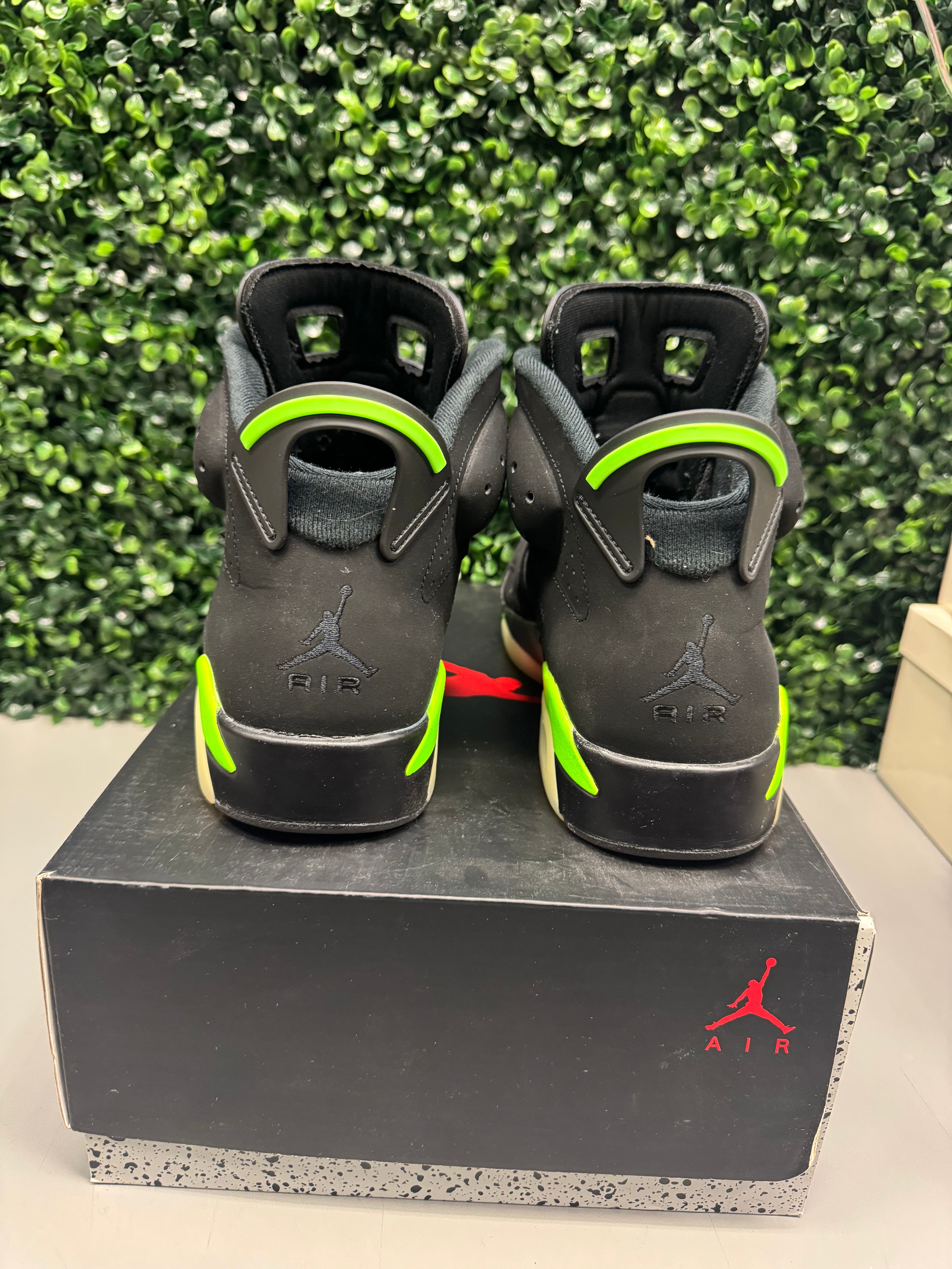 Jordan 6 “Electric Green” Size 9.5 Preowned
