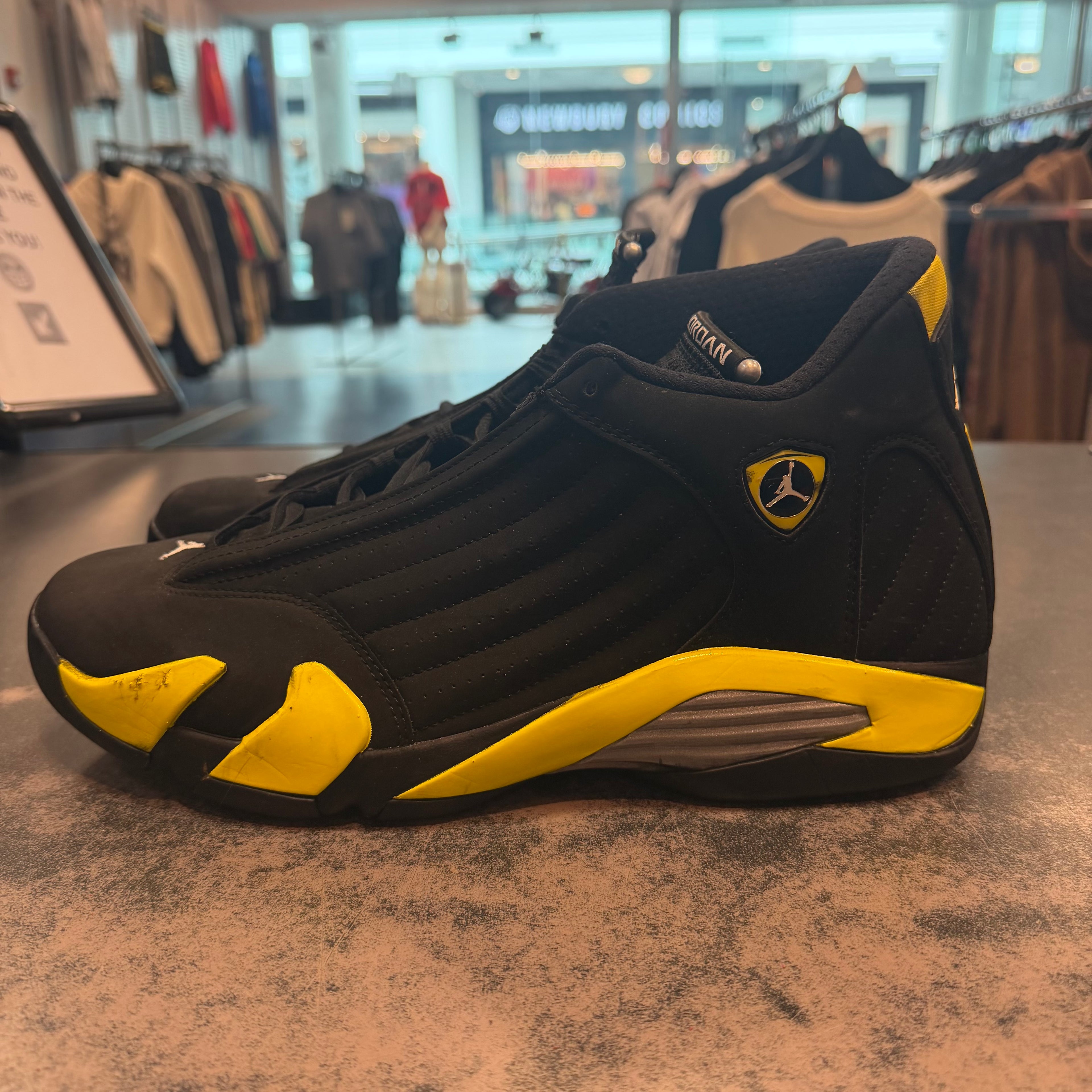 Jordan 14 Retro "Thunder" Size 13 Preowned (NO BOX)