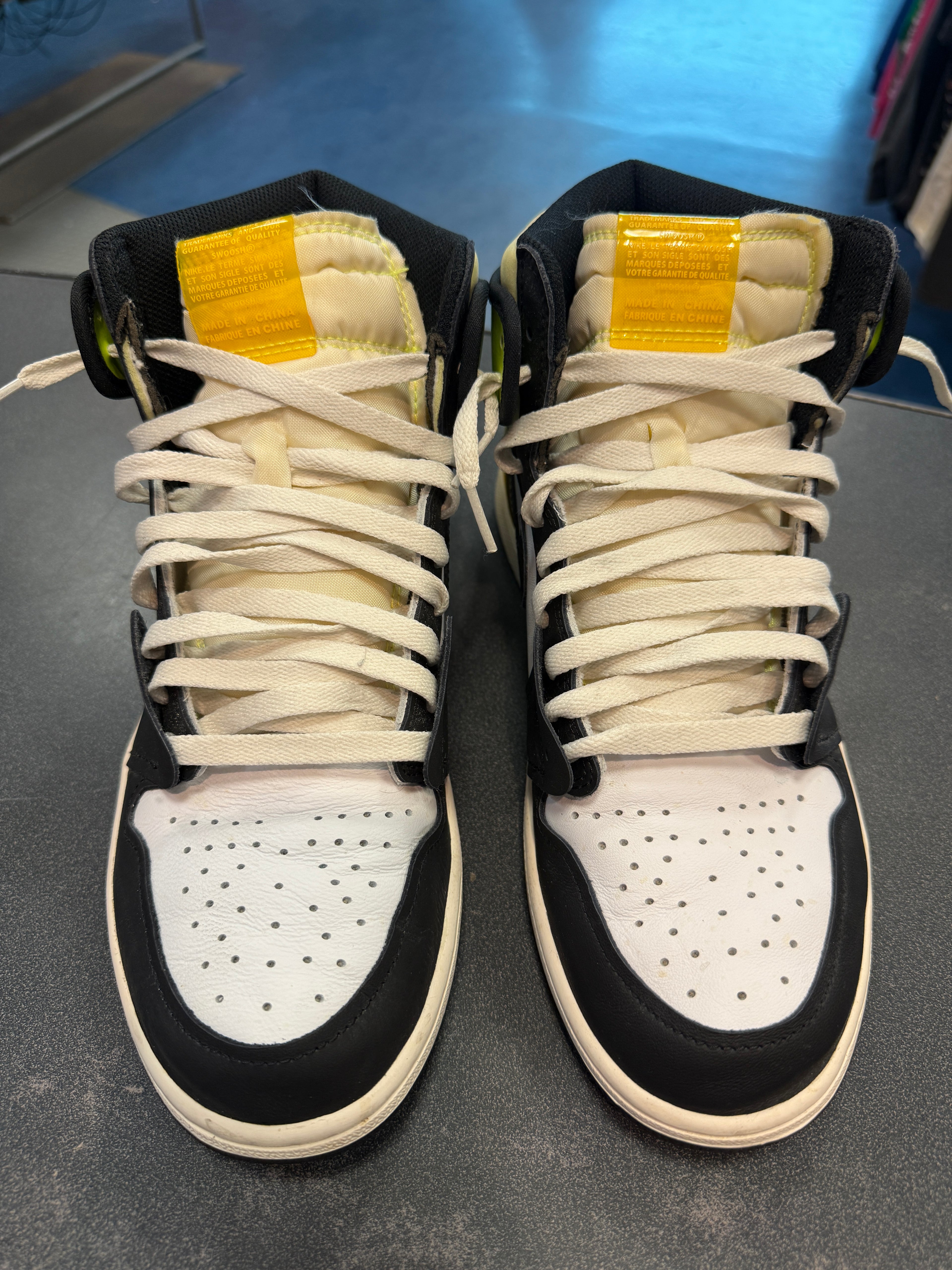 Jordan 1 Retro High "White Black Volt University Gold" Size 10.5M Preowned (NO BOX)