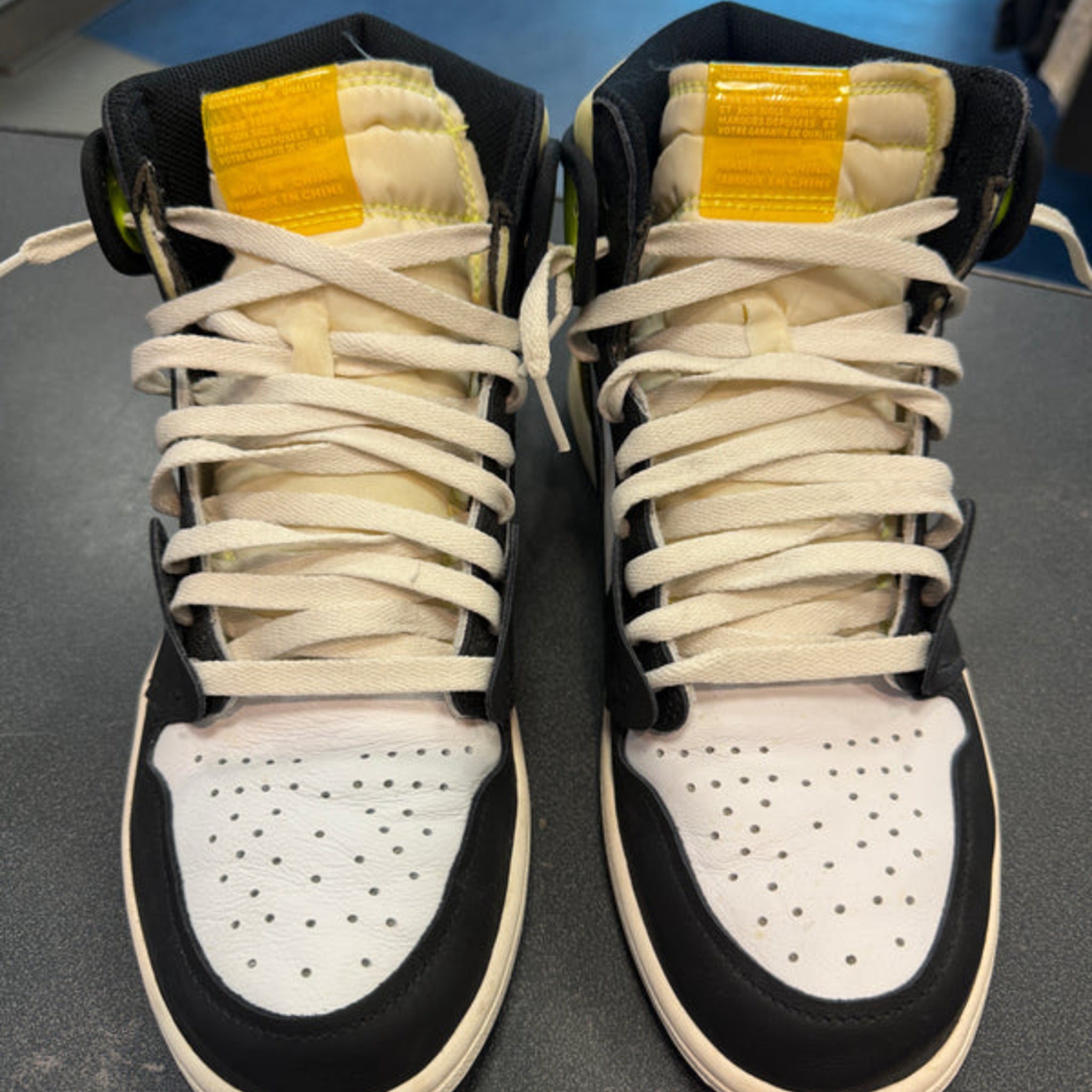 Jordan 1 Retro High "White Black Volt University Gold" Size 10.5M Preowned (NO BOX)