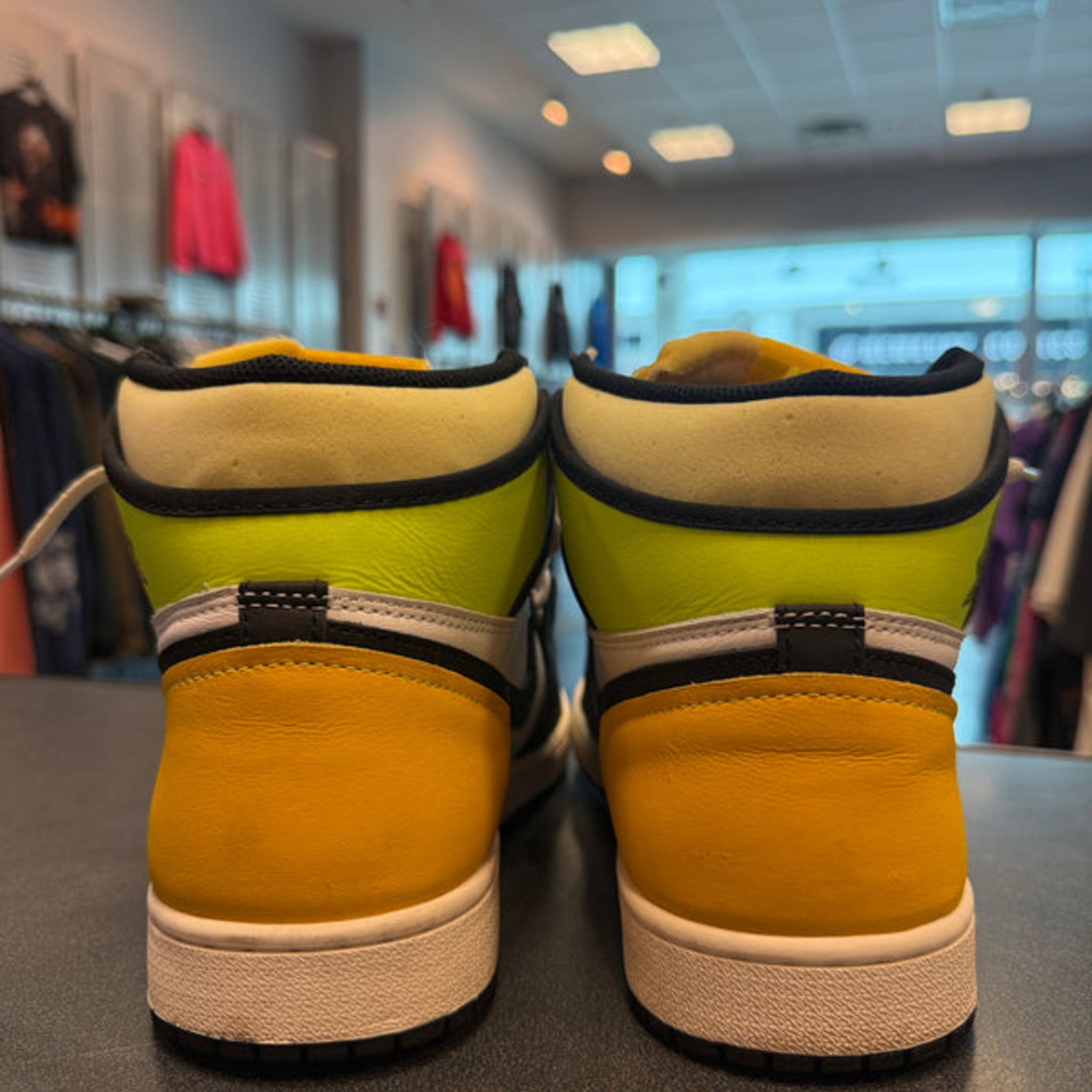 Jordan 1 Retro High "White Black Volt University Gold" Size 10.5M Preowned (NO BOX)