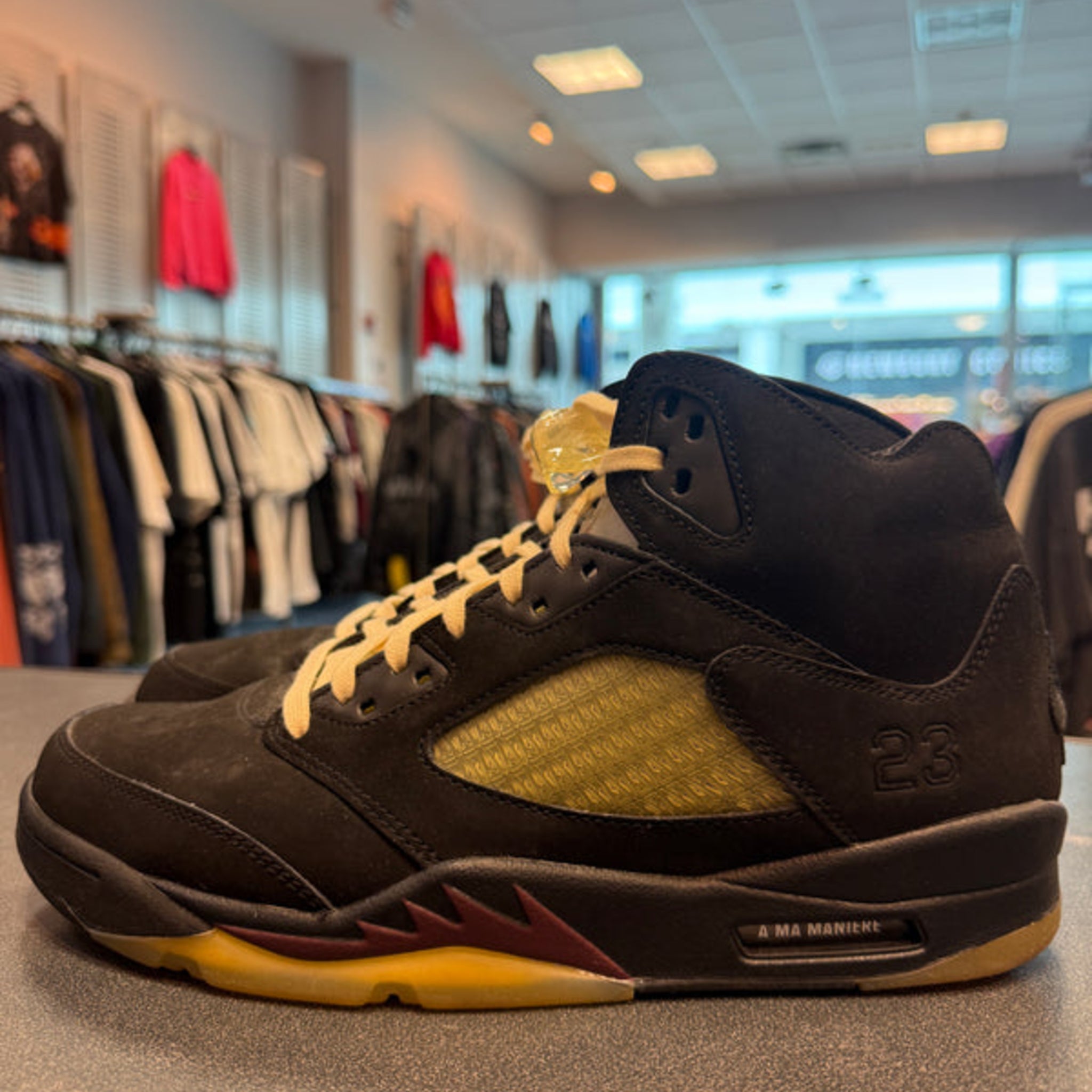 Jordan 5 Retro 'A Ma Maniére Dusk' Size 10M Preowned (NO BOX)