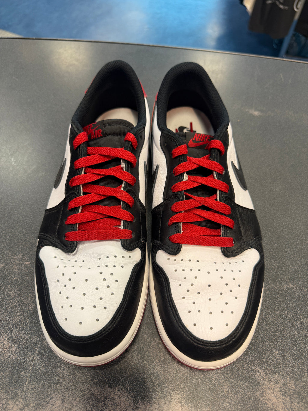 Jordan 1 Retro Low OG "Black Toe" (2023) Size 10M Preowned (NO BOX)