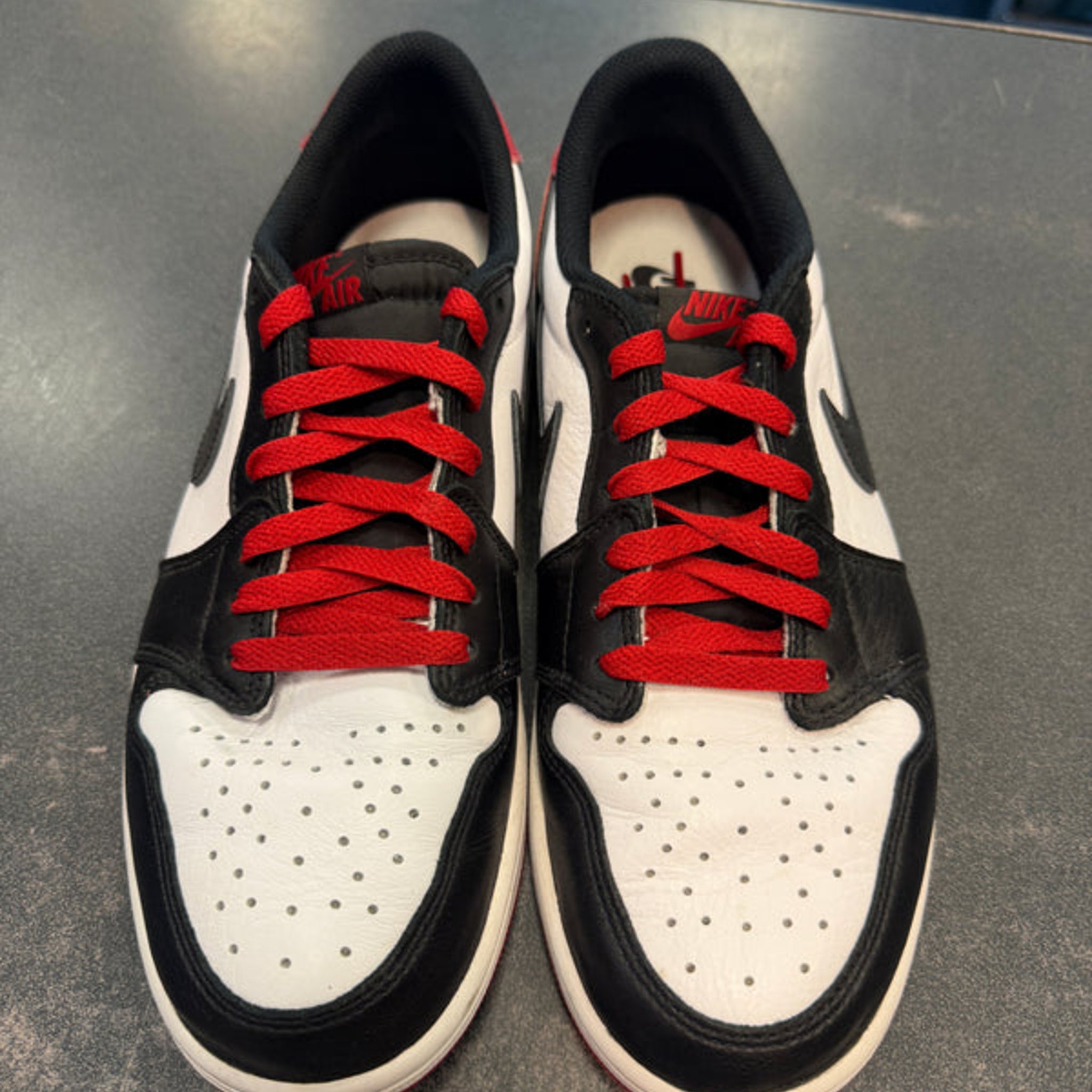 Jordan 1 Retro Low OG "Black Toe" (2023) Size 10M Preowned (NO BOX)