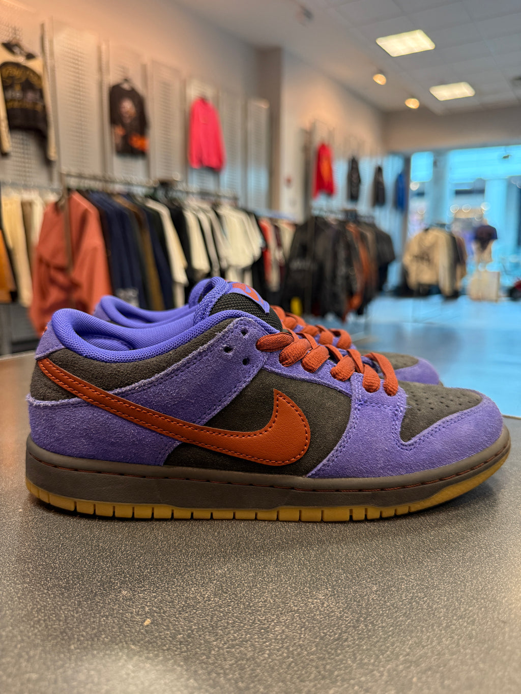 Nike SB Dunk Low "Persian Violet" Size 6.5M Preowned (NO BOX)
