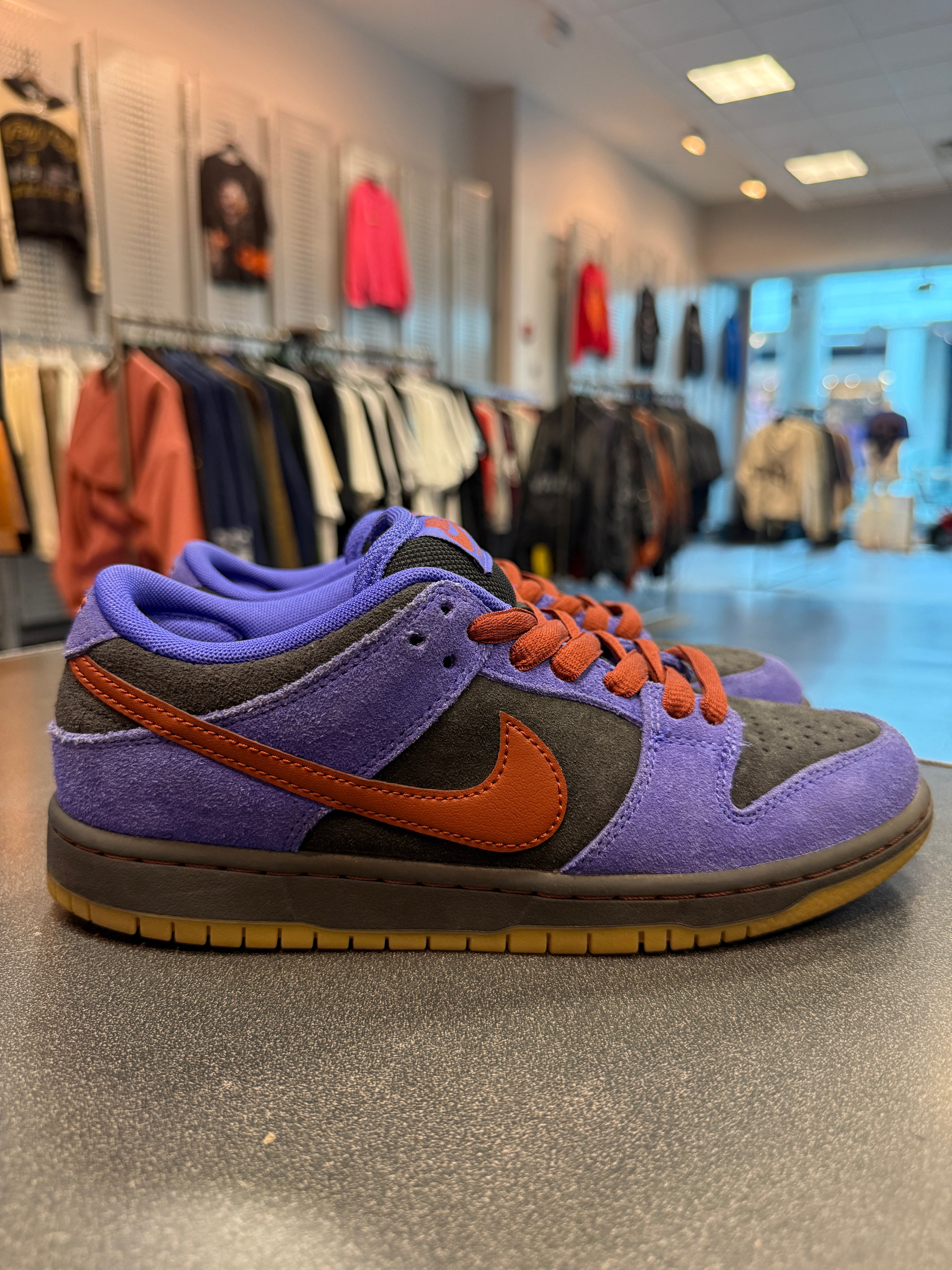 Nike SB Dunk Low "Persian Violet" Size 6.5M Preowned (NO BOX)