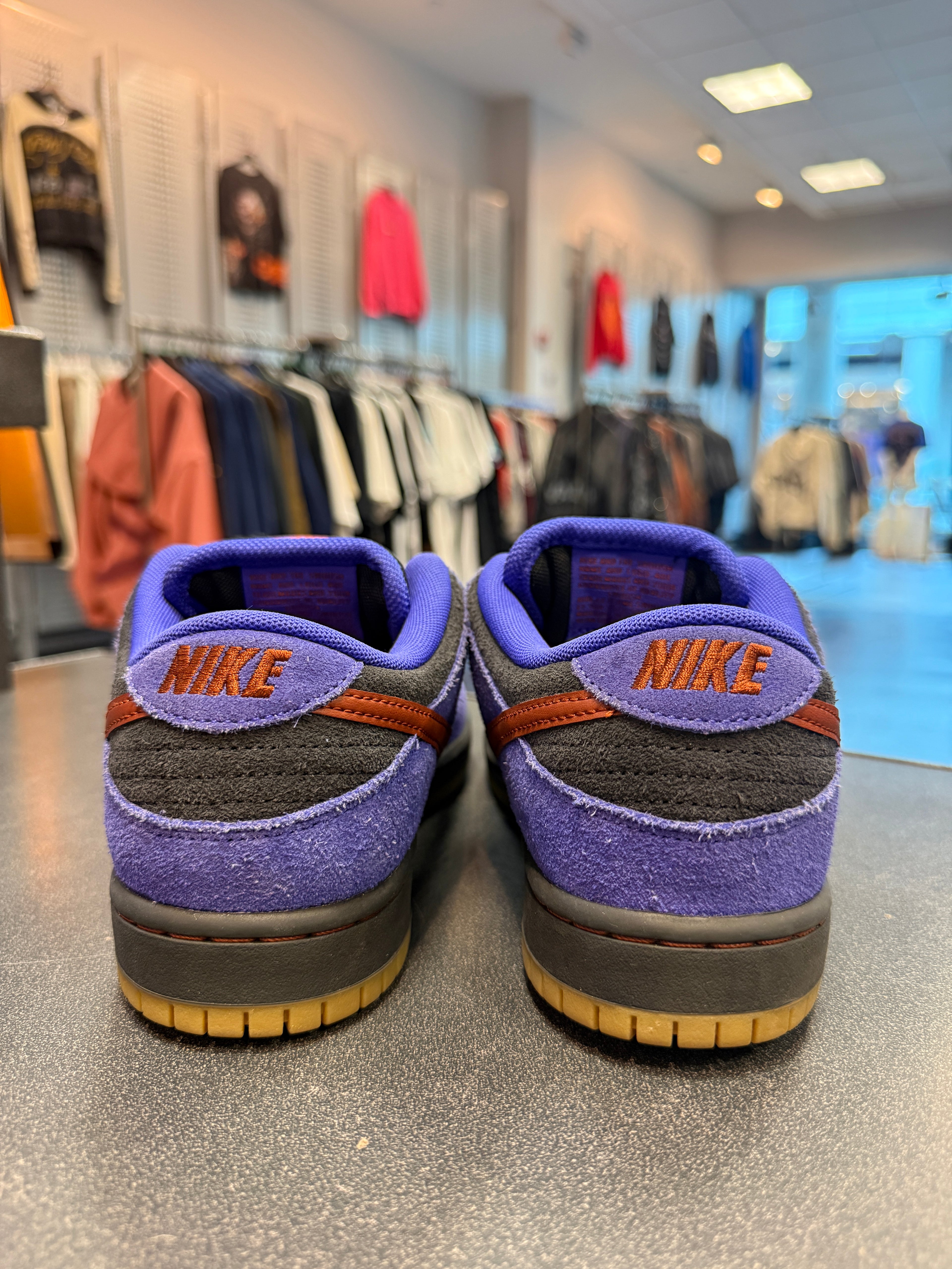 Nike SB Dunk Low "Persian Violet" Size 6.5M Preowned (NO BOX)