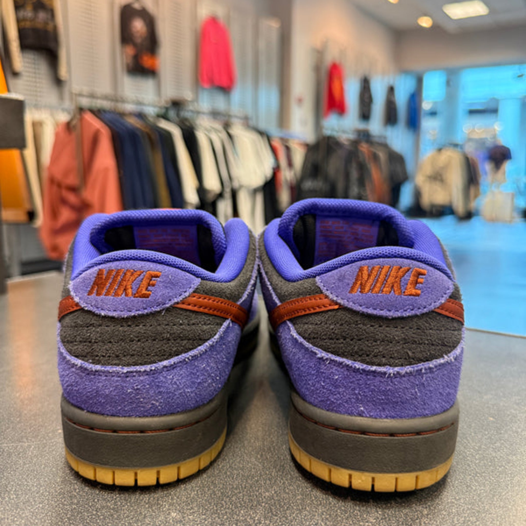 Nike SB Dunk Low "Persian Violet" Size 6.5M Preowned (NO BOX)