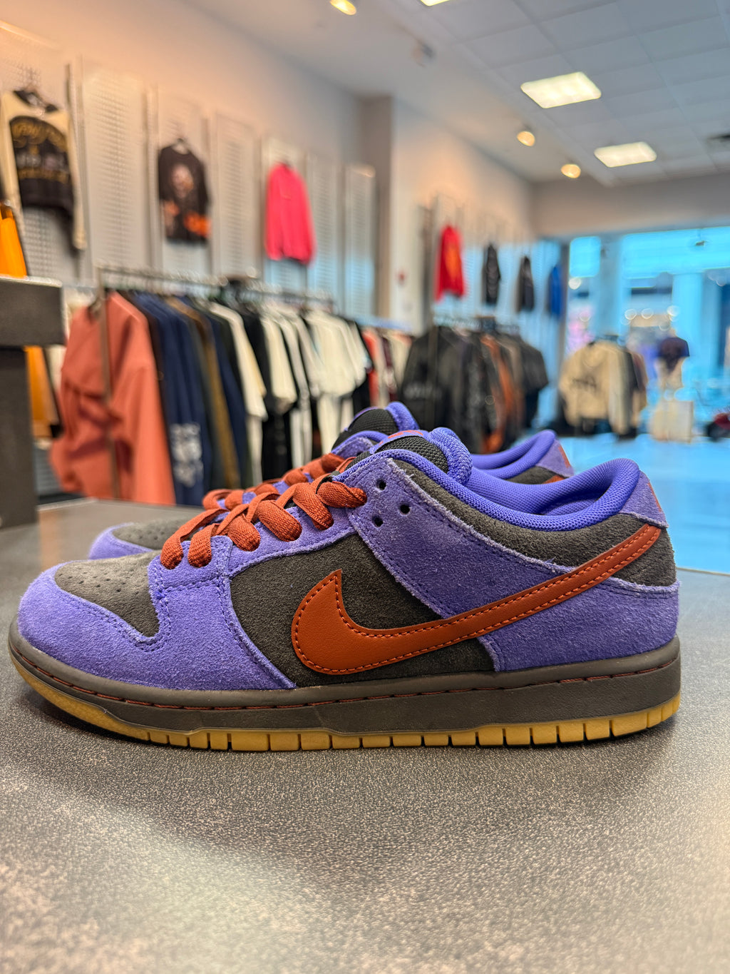 Nike SB Dunk Low "Persian Violet" Size 6.5M Preowned (NO BOX)