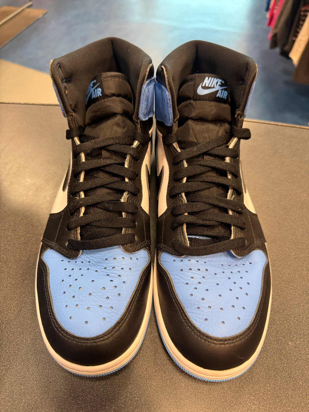 Jordan 1 Retro High OG UNC Toe Size 10M Preowned (NO BOX)