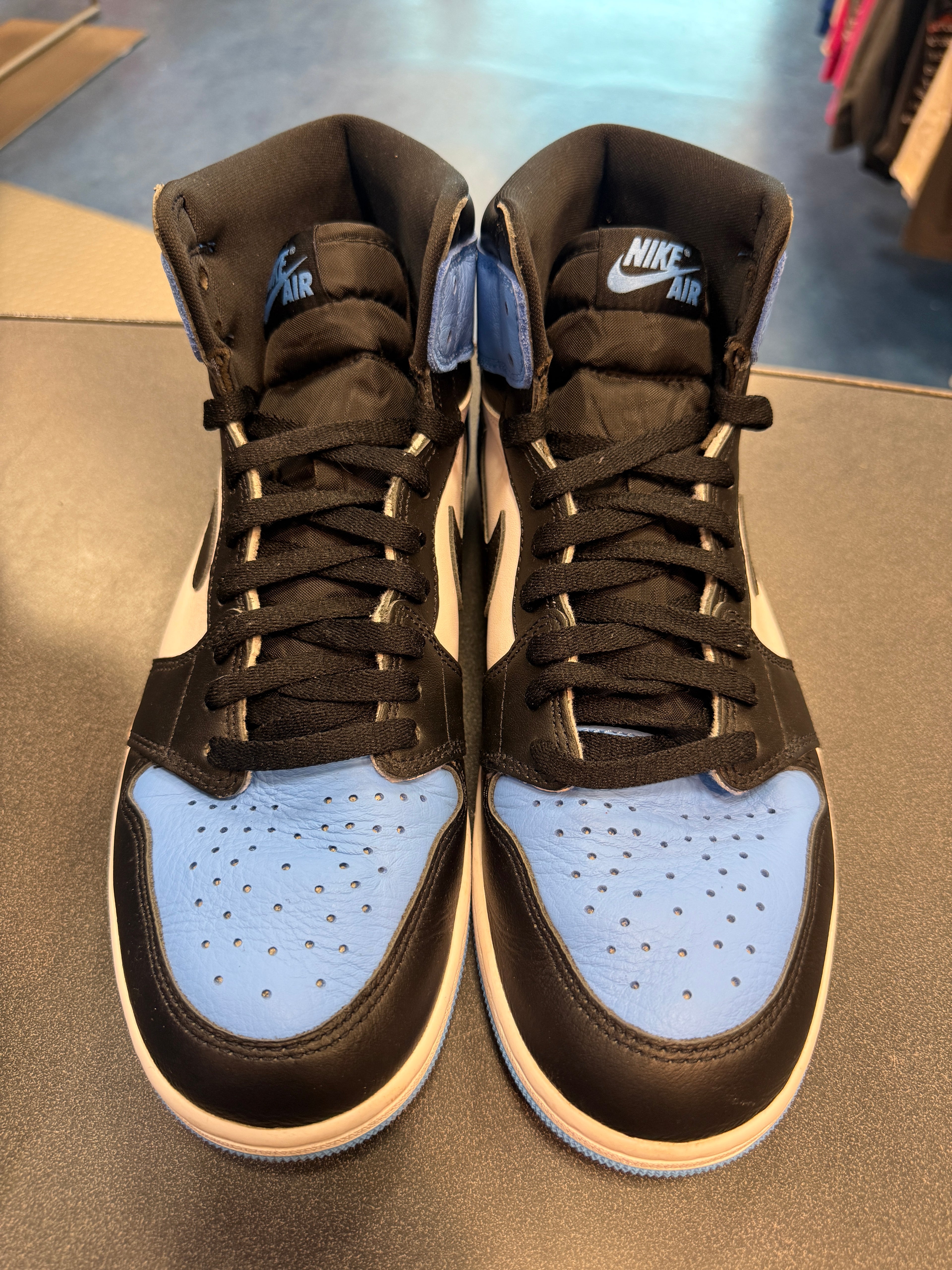 Jordan 1 Retro High OG UNC Toe Size 10M Preowned (NO BOX)