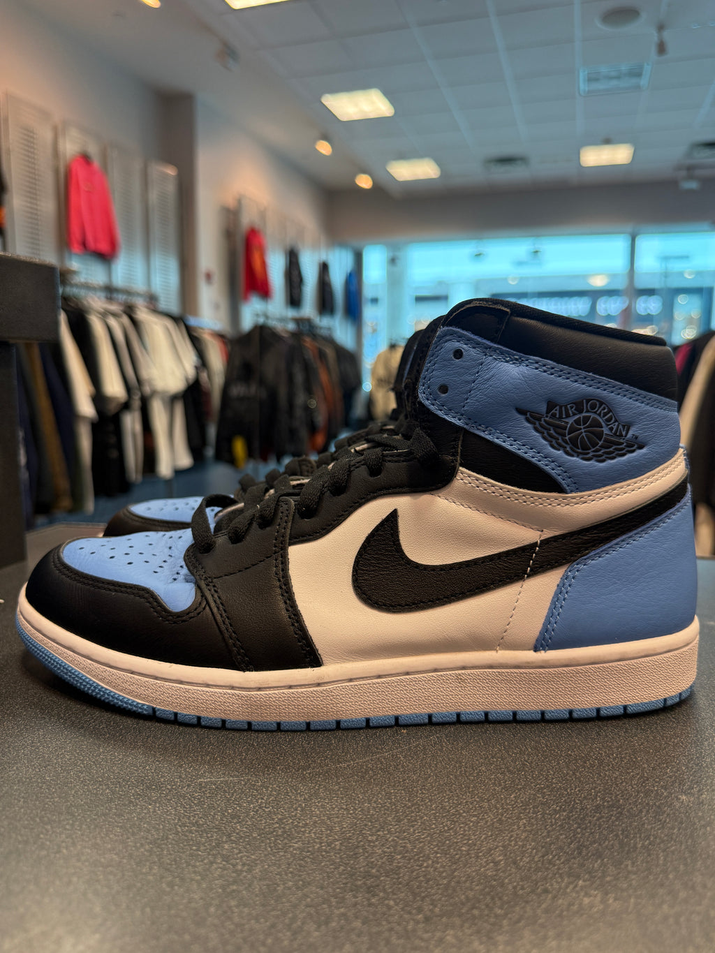 Jordan 1 Retro High OG UNC Toe Size 10M Preowned (NO BOX)