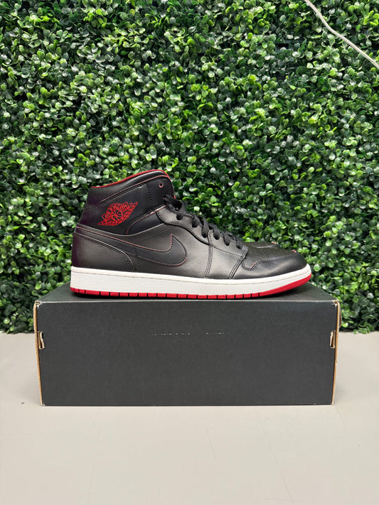 Jordan 1 Retro Mid "Black Red White" Size 11.5 Preowned