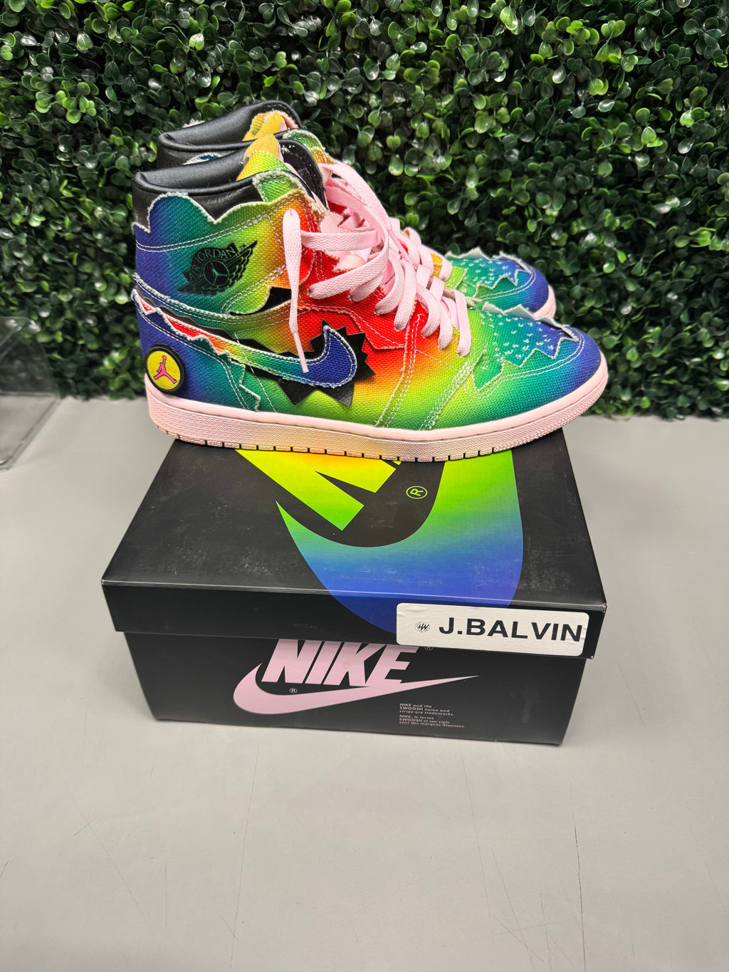 Jordan 1 Retro High "J Balvin" Size 9 Preowned