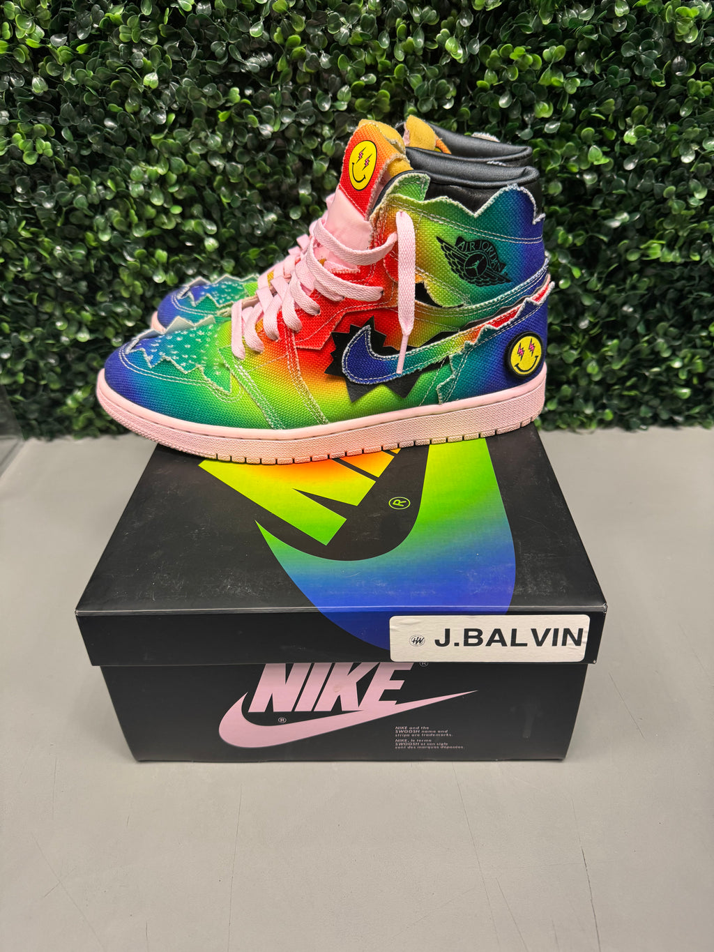 Jordan 1 Retro High "J Balvin" Size 9 Preowned