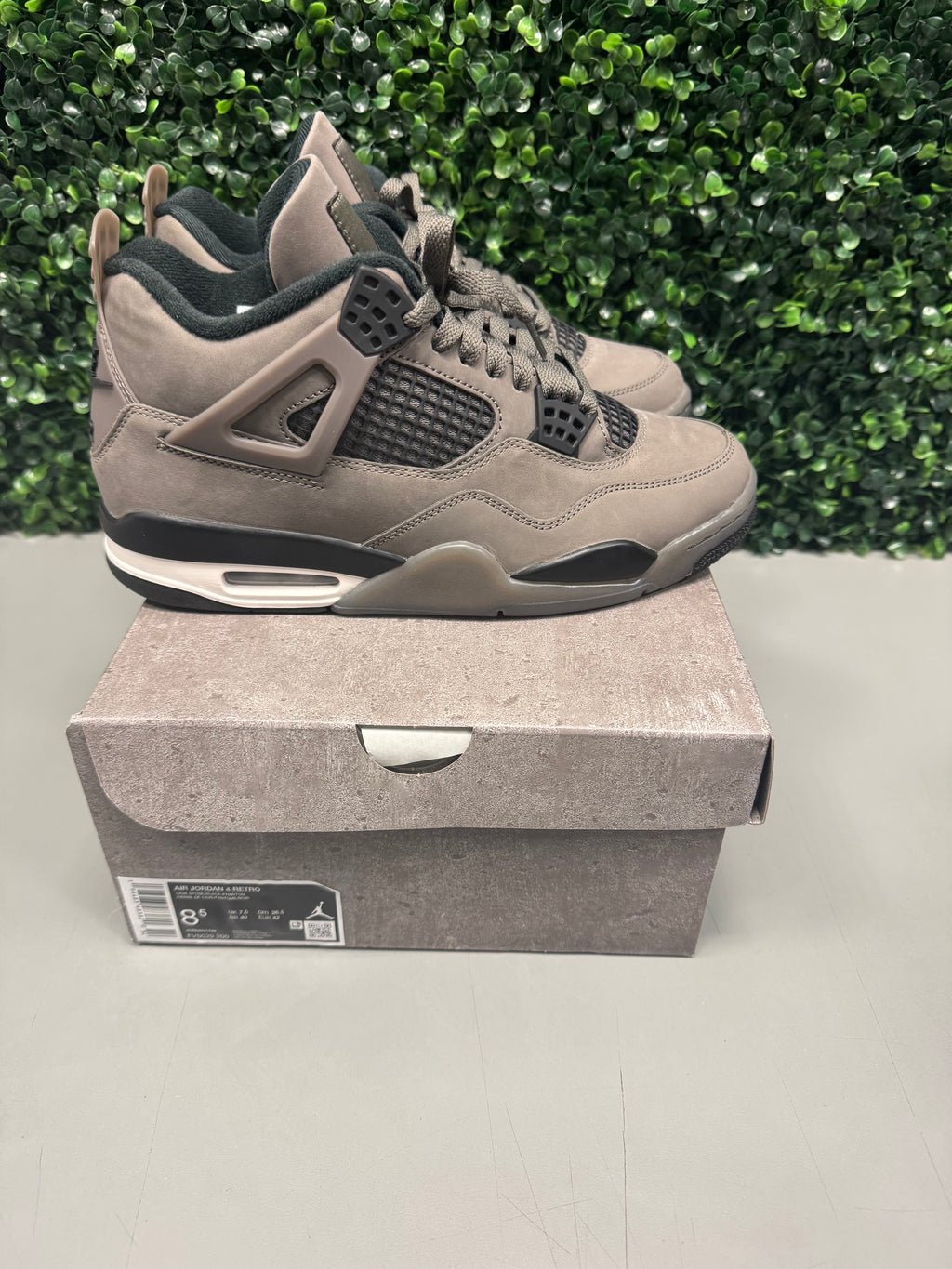 Jordan 4 Retro "Cave Stone" Size 8.5 Preowned