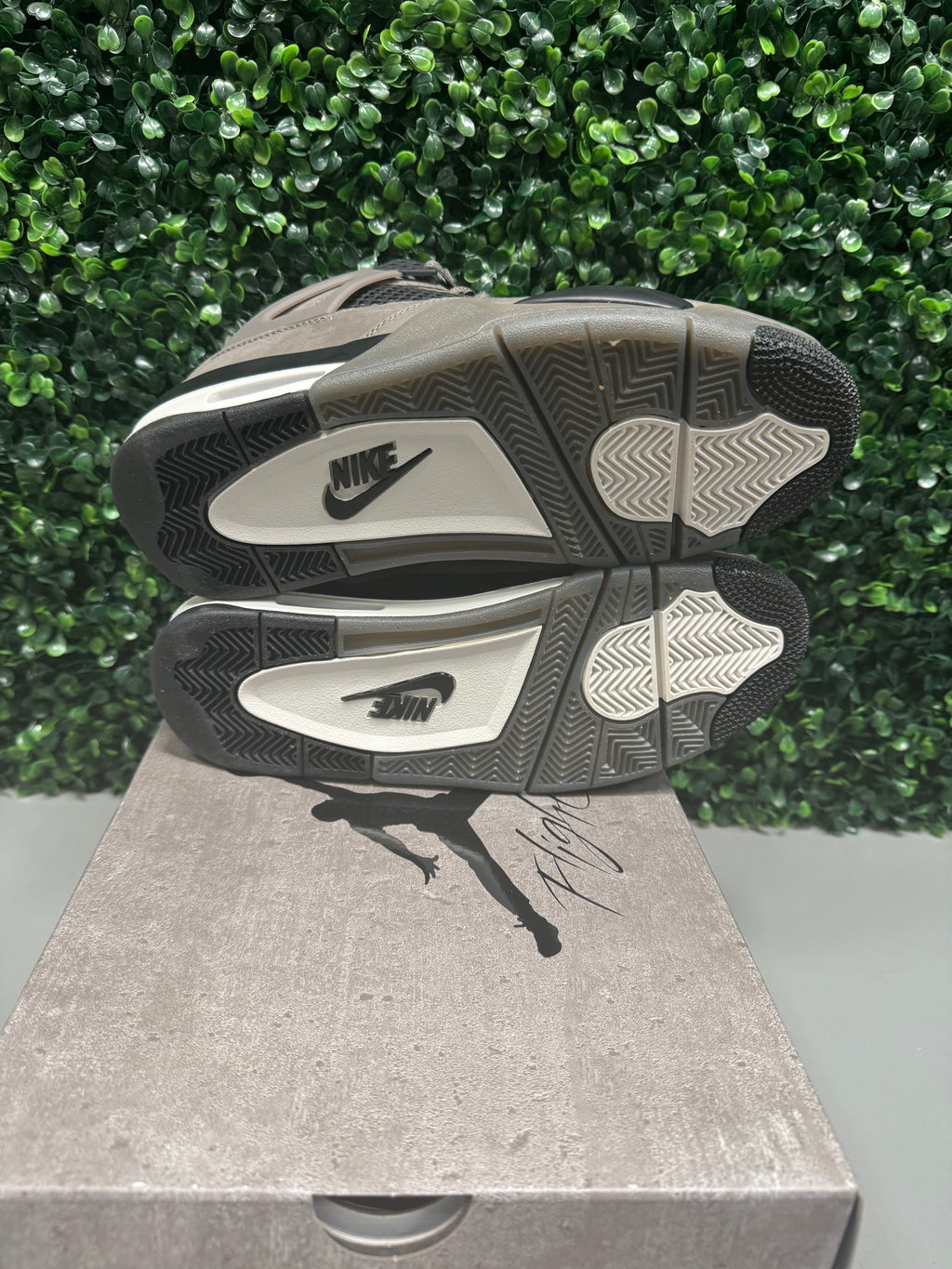 Jordan 4 Retro "Cave Stone" Size 8.5 Preowned