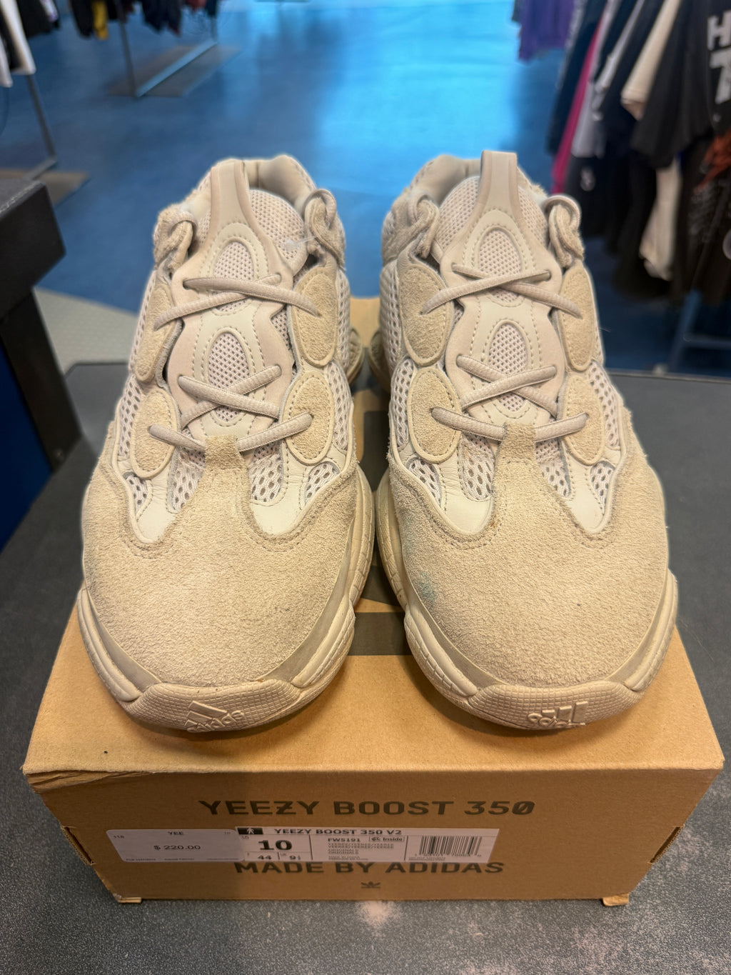 adidas Yeezy 500 'Blush' Size 10.5 Preowned