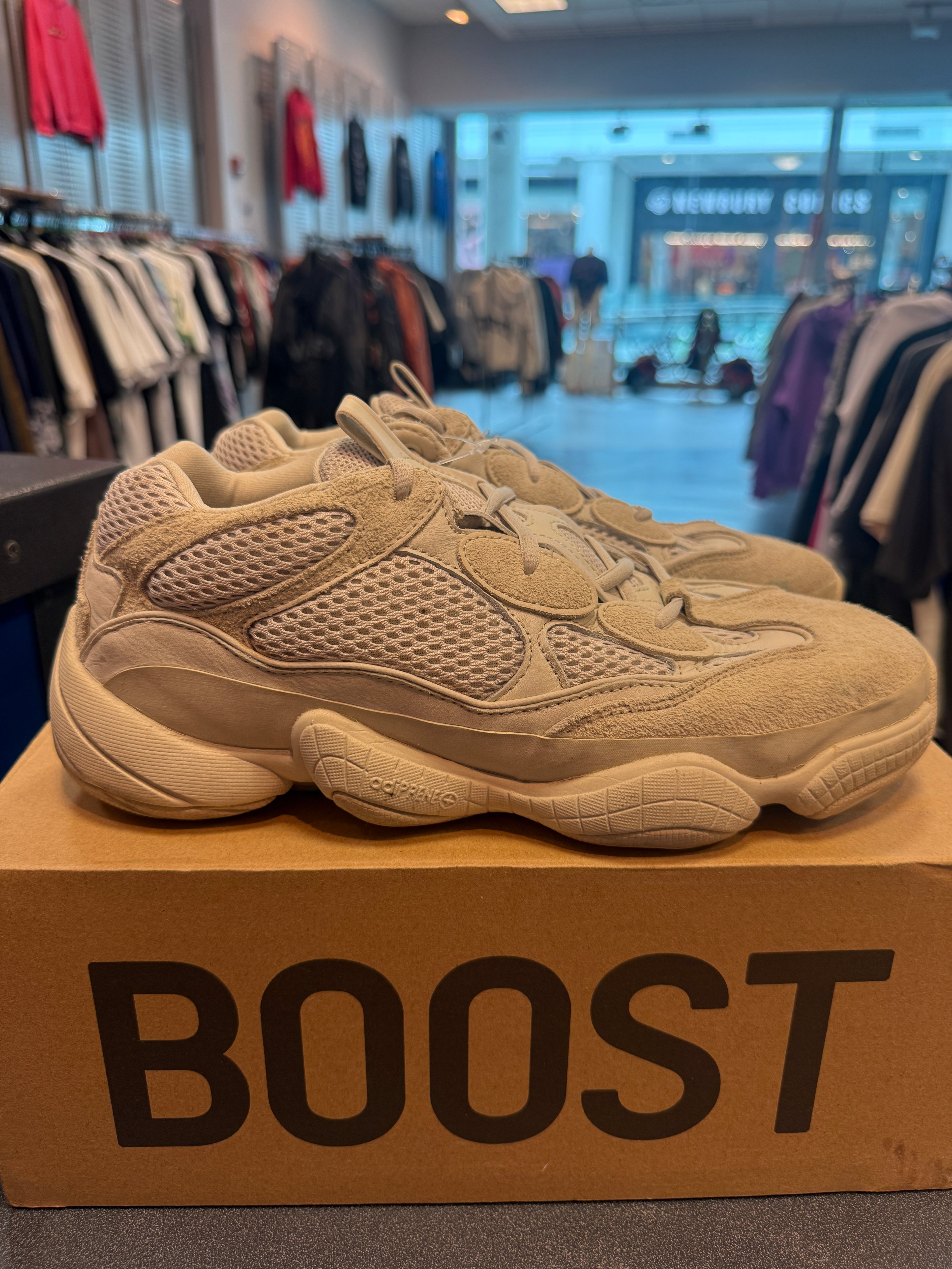 adidas Yeezy 500 'Blush' Size 10.5 Preowned