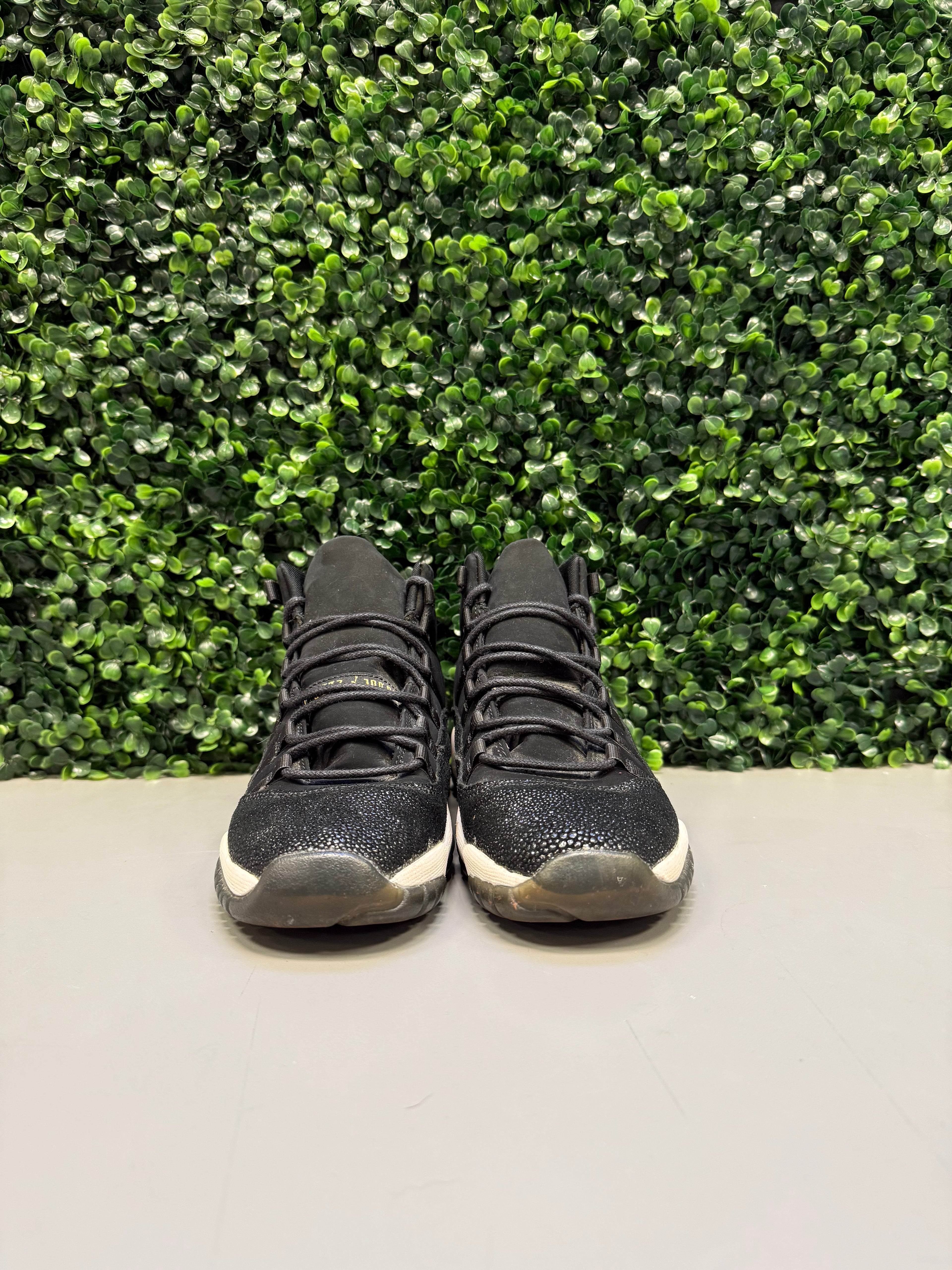 Jordan 11 Retro "Heiress Black Stingray" Size 4.5Y Preowned No Box