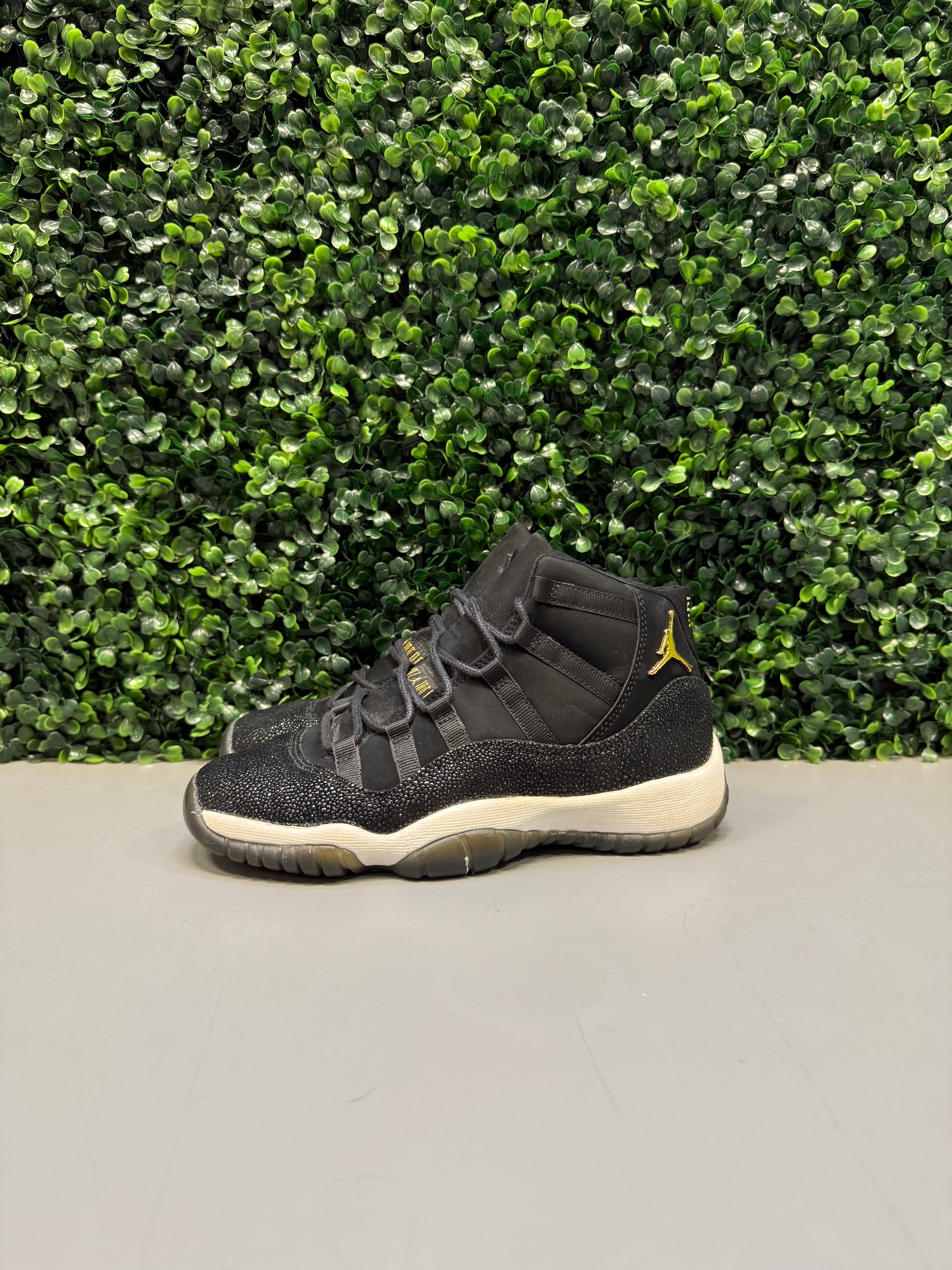 Jordan 11 Retro "Heiress Black Stingray" Size 4.5Y Preowned No Box