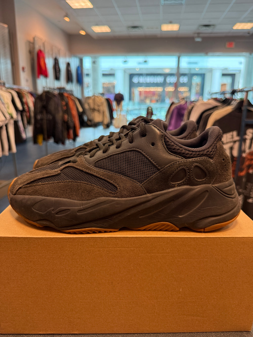 adidas Yeezy Boost 700 'Utility Black' Size 10 Preowned