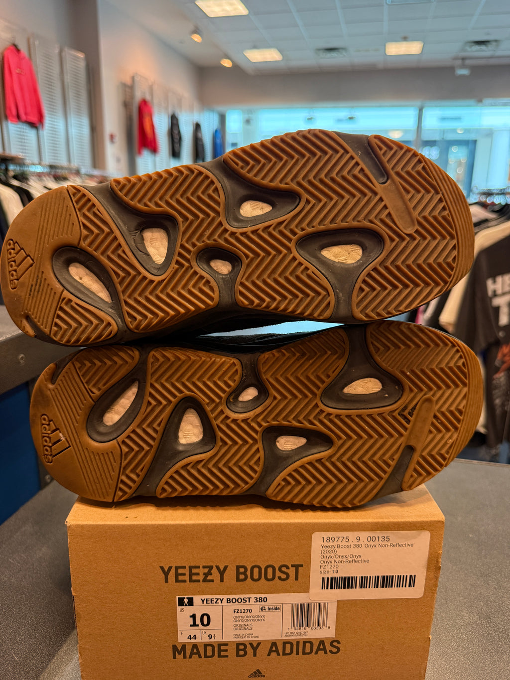 adidas Yeezy Boost 700 'Utility Black' Size 10 Preowned