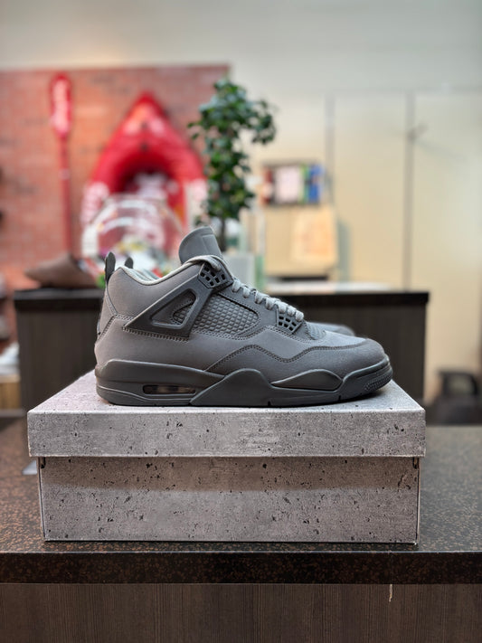 Jordan 4 "Wet Cement" Size 10 Pre Owned