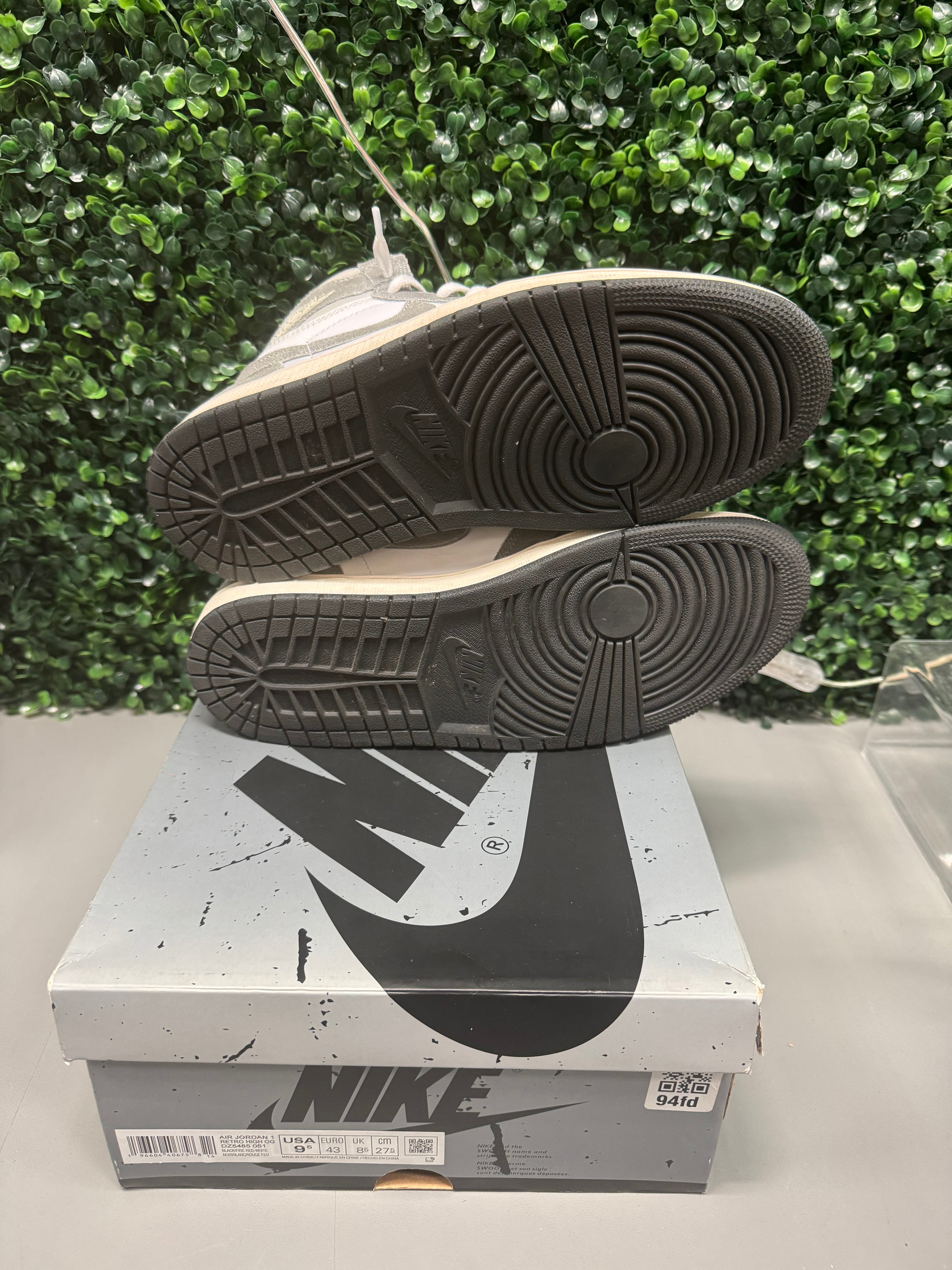 Jordan 1 Retro High OG "Washed Black" Size 9.5W/8M Preowned