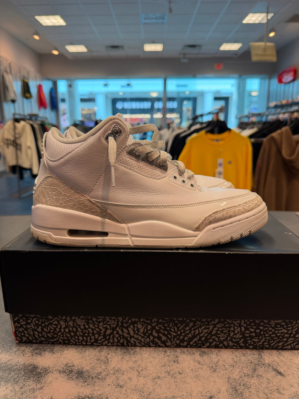 Jordan 3 Retro Pure Money (2025) Size 9.5 Preowned